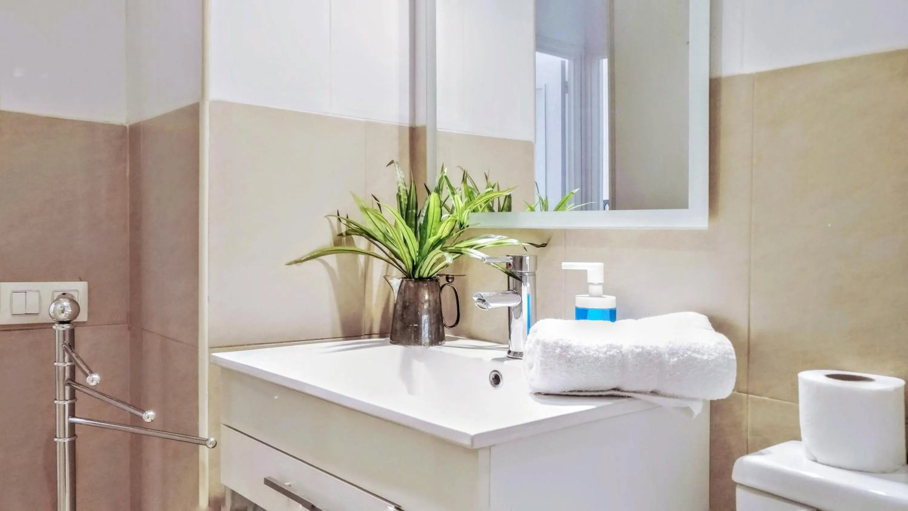 Bathroom in BizFlats Garden House