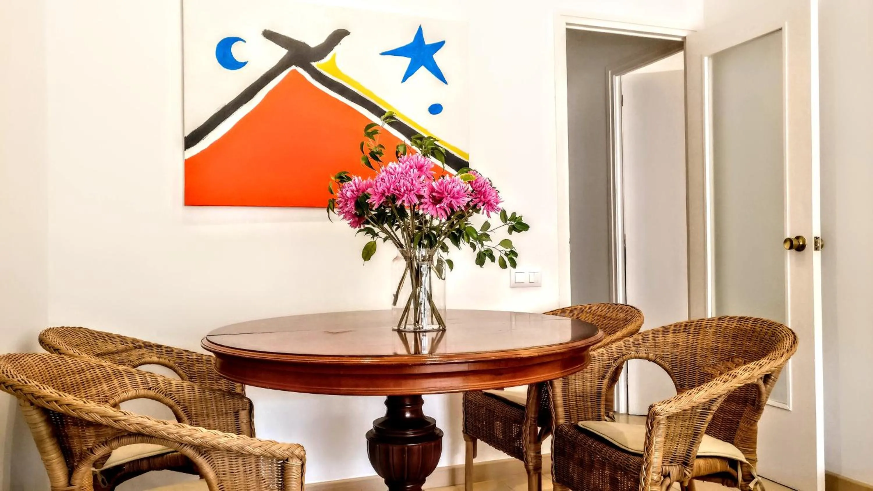 Photo of the whole room in BizFlats Garden House
