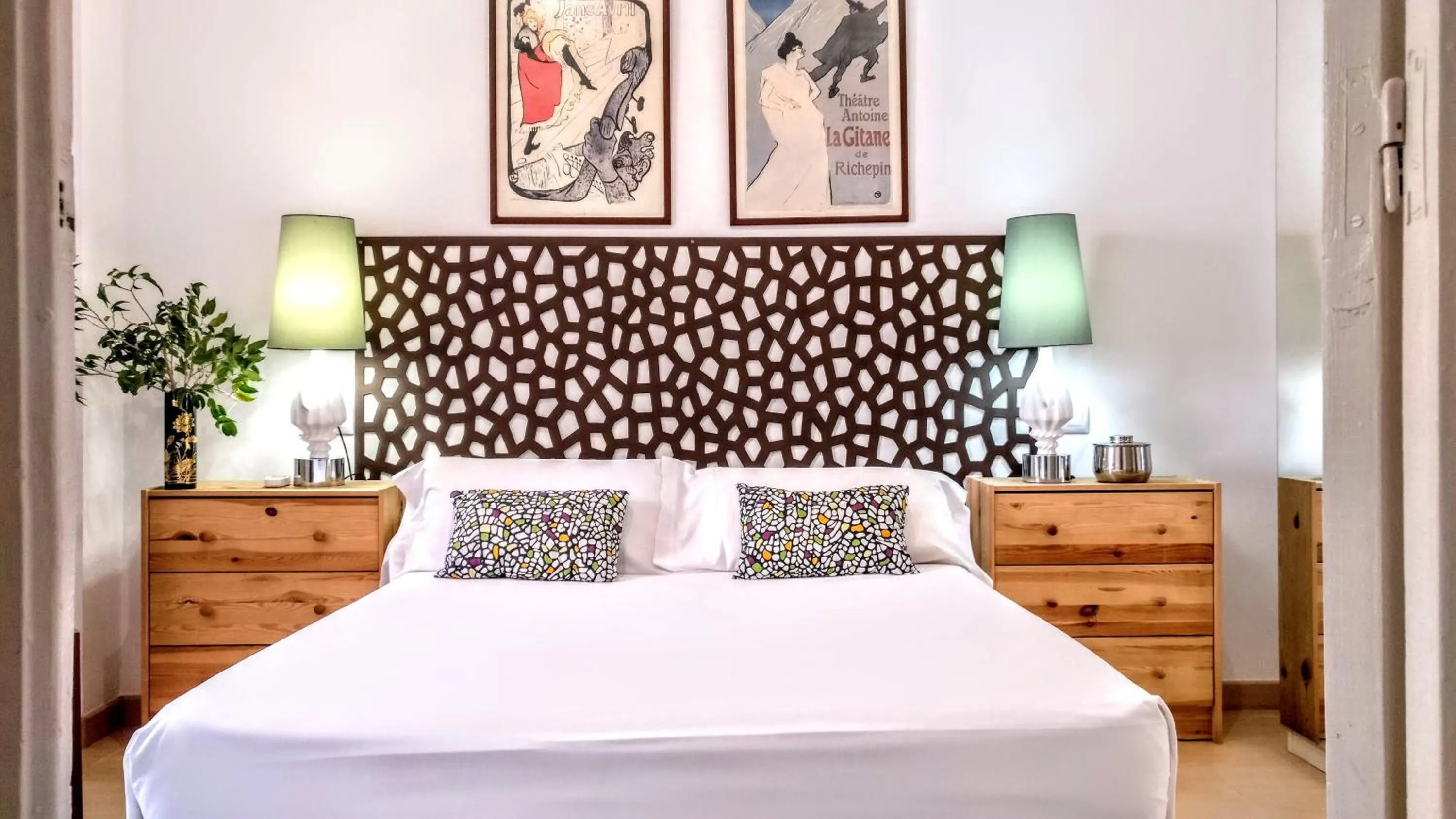Bed in BizFlats Garden House