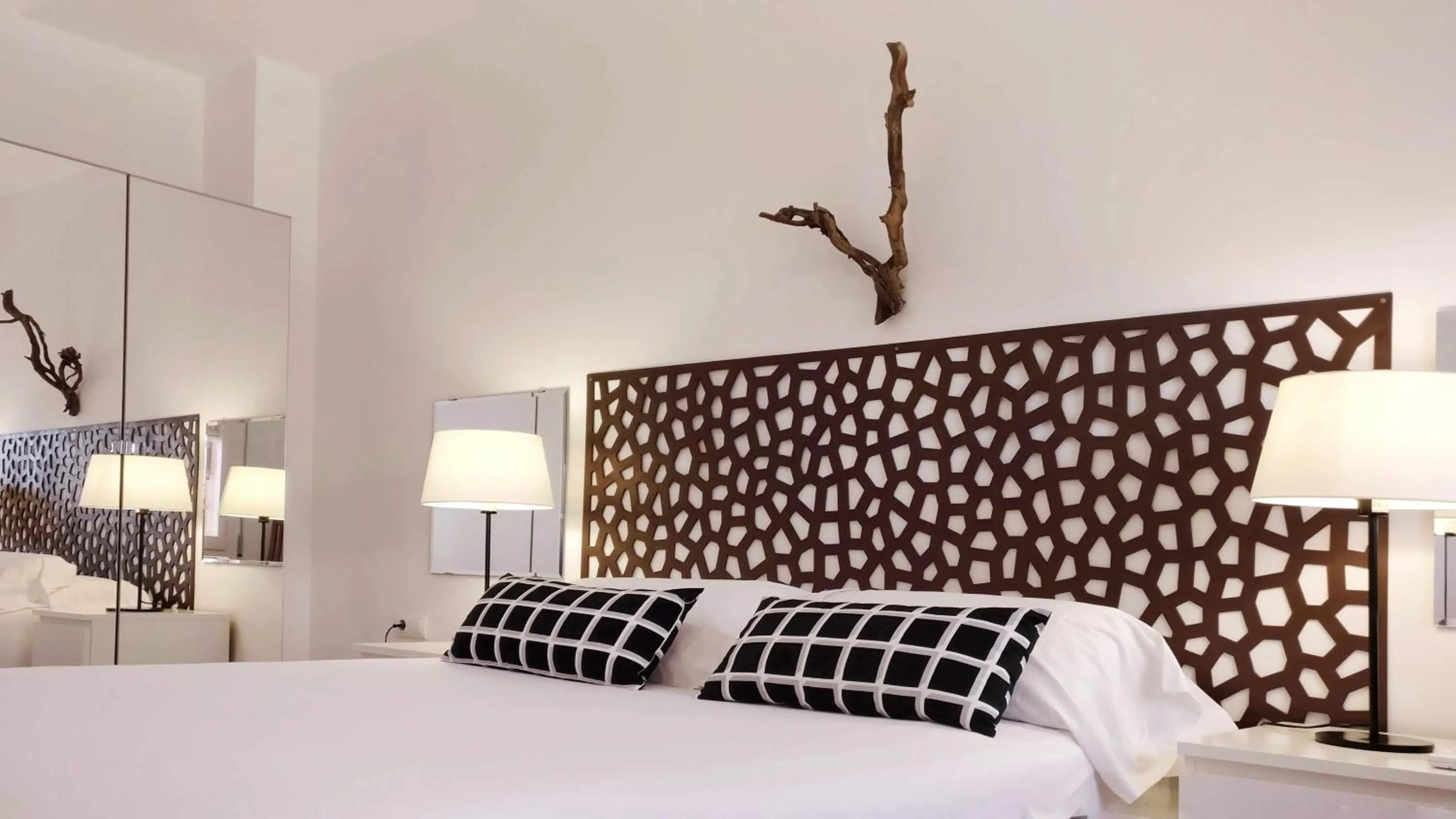 Bed in BizFlats Garden House