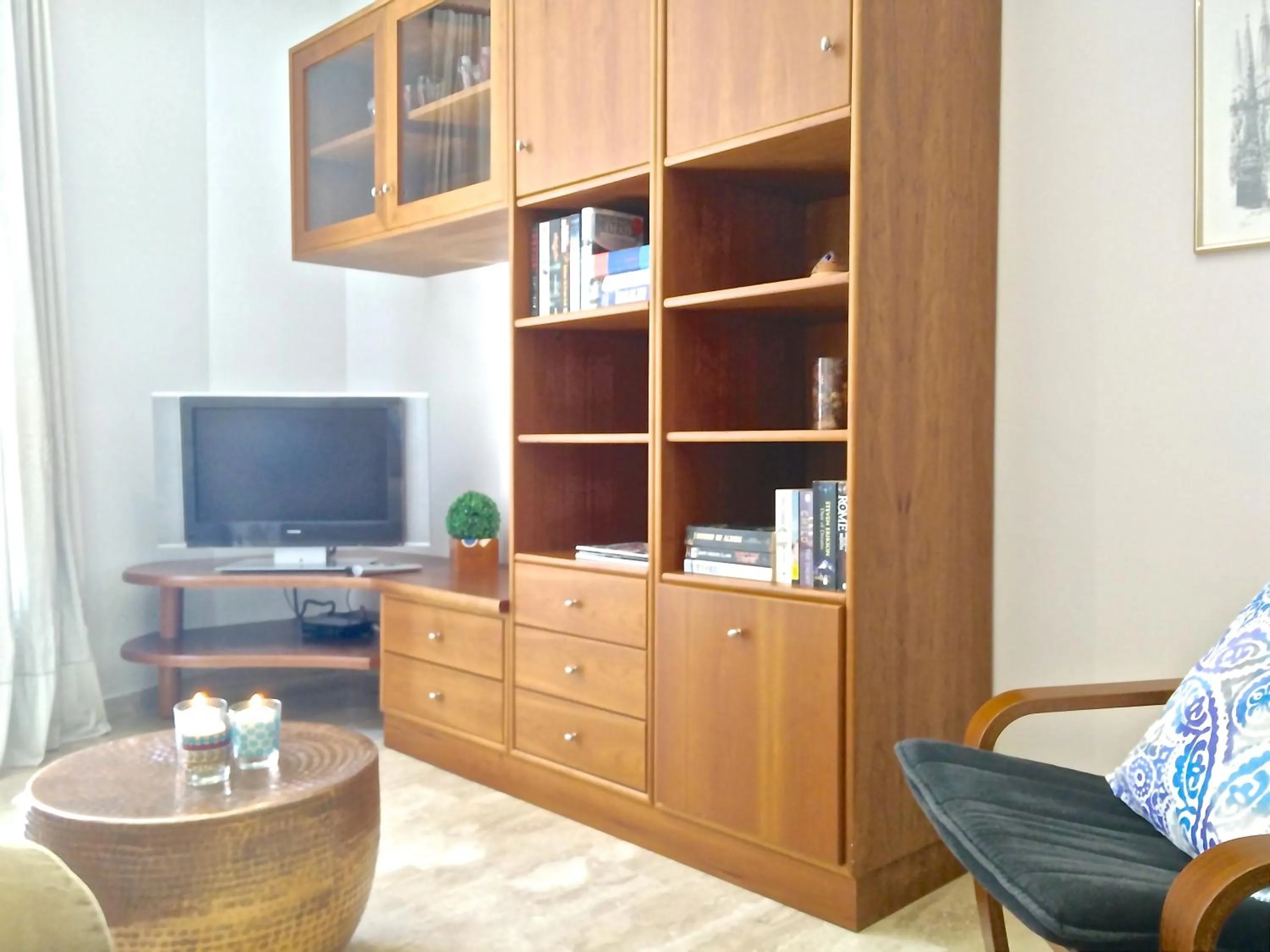 Library in BizFlats Garden House