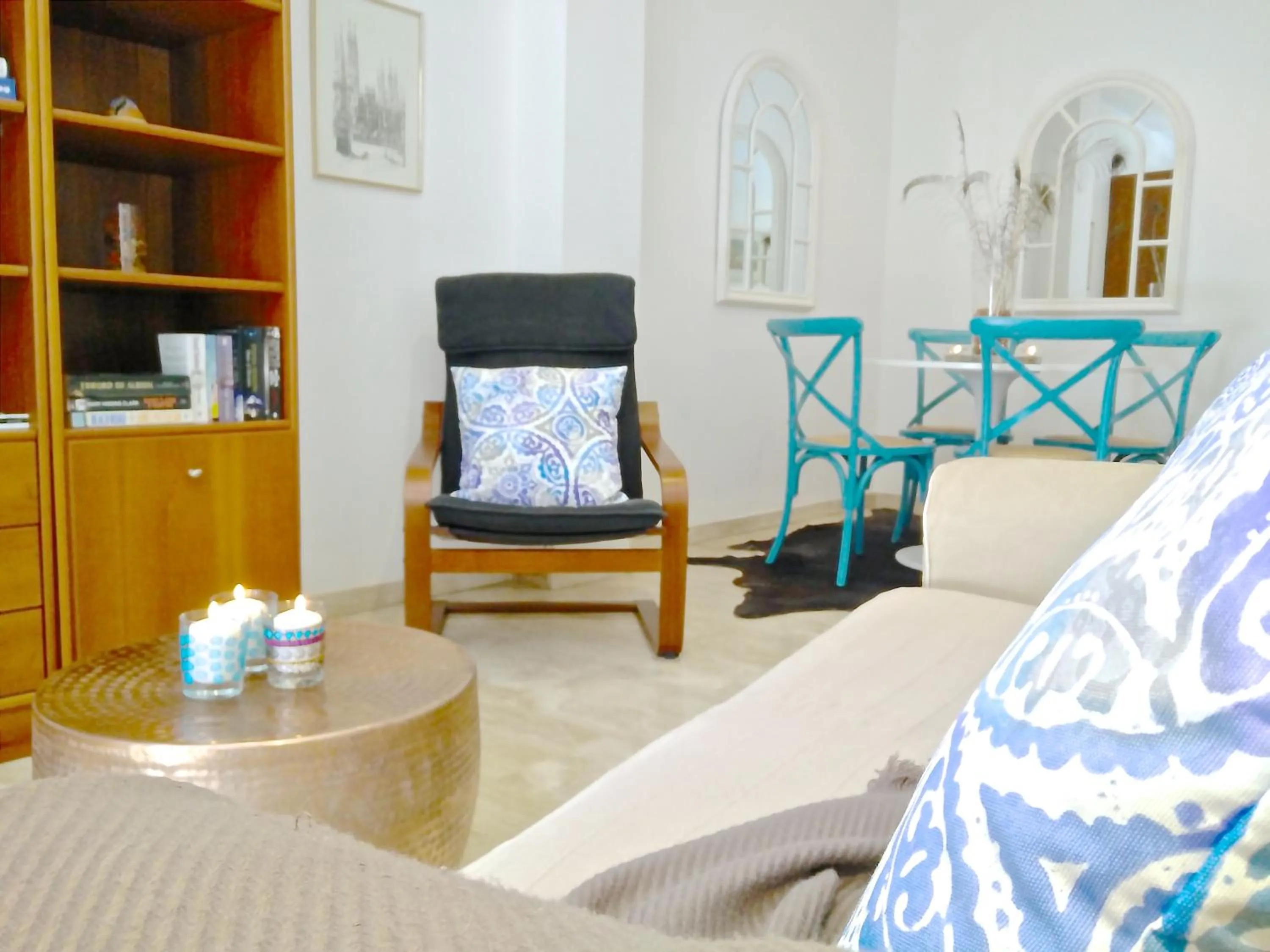 Library in BizFlats Garden House