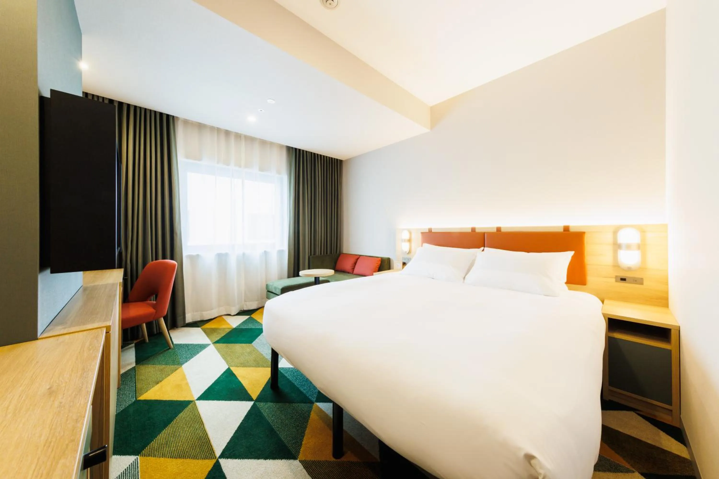 Photo of the whole room, Bed in JR-East Hotel Mets Omori