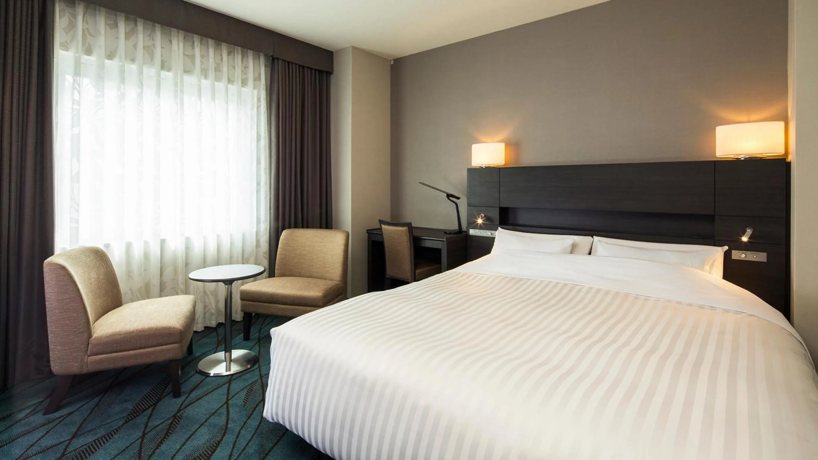 Bed in JR-East Hotel Mets Kawasaki