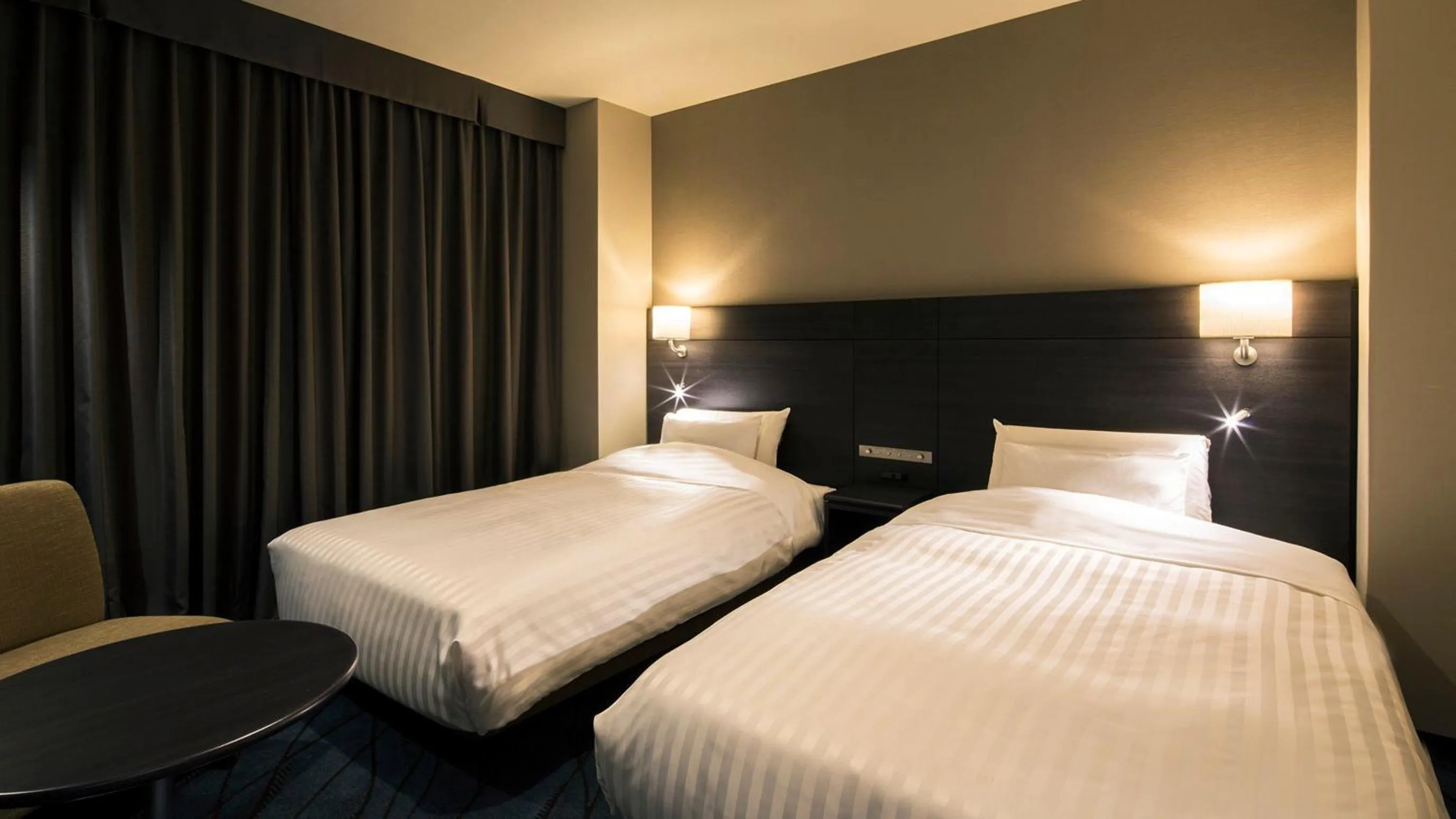 Bed in JR-East Hotel Mets Kawasaki