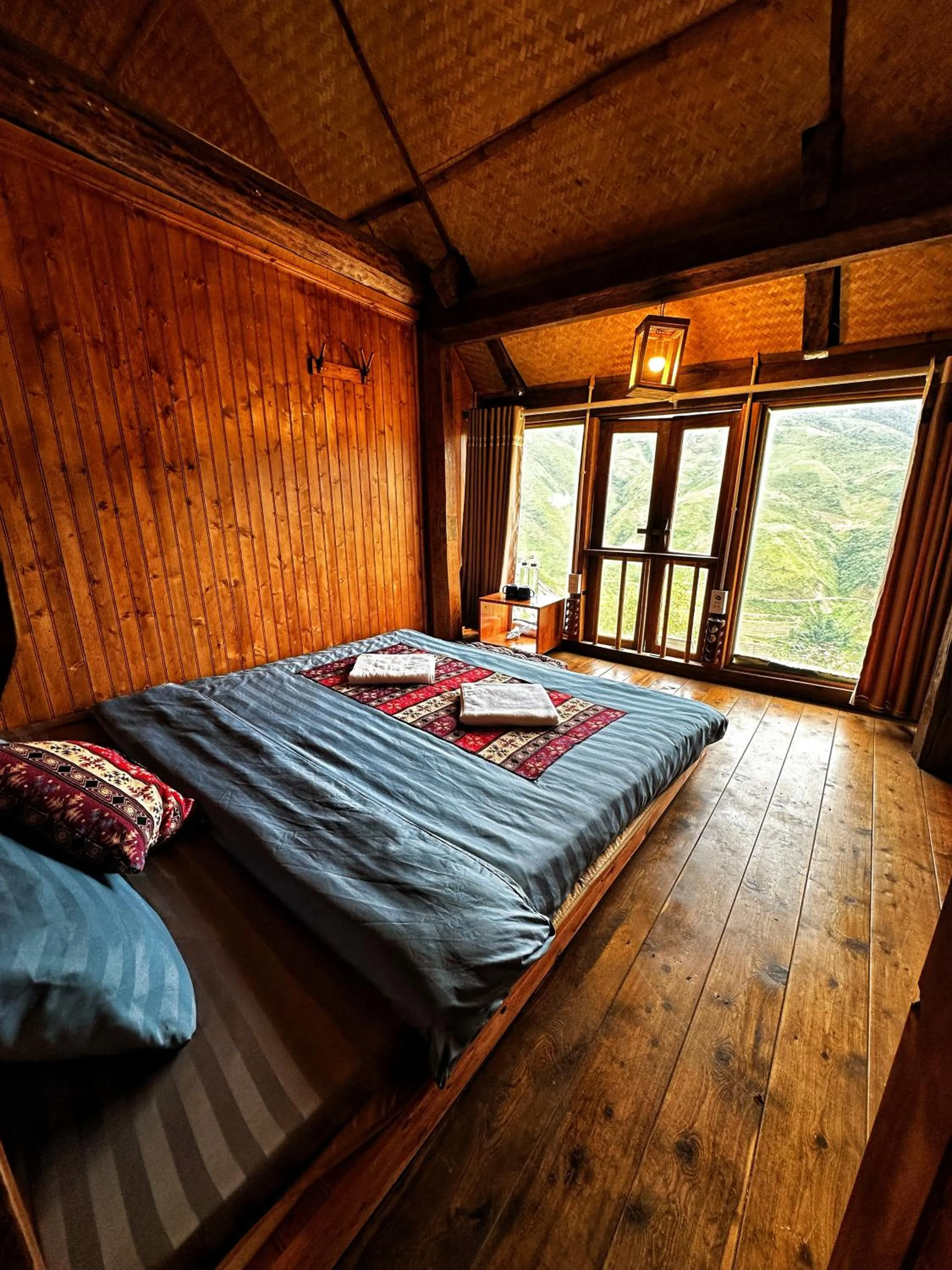 Bed in Ta Xua Ecolodge