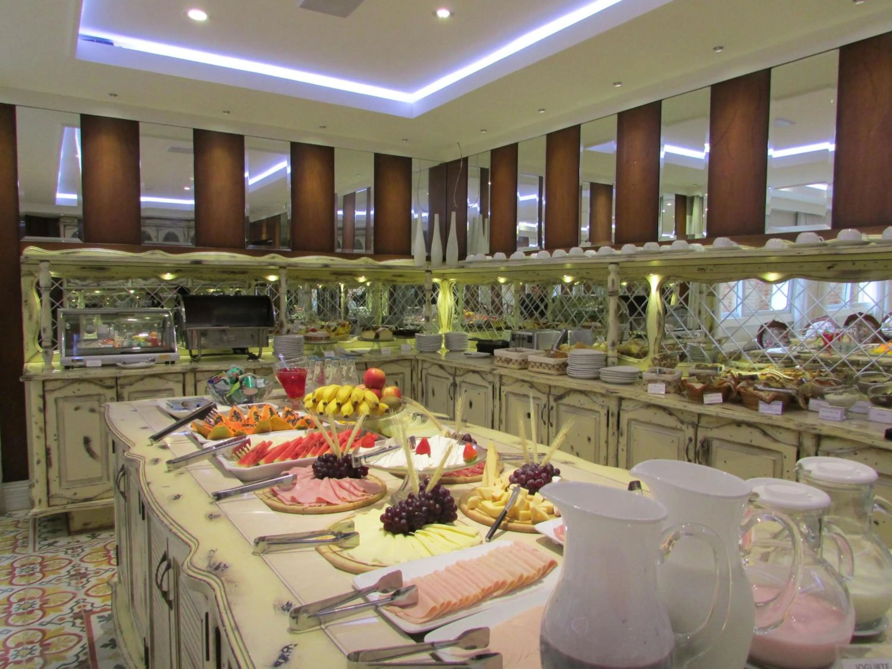 Restaurant/places to eat in Pousada Italia Eleganza