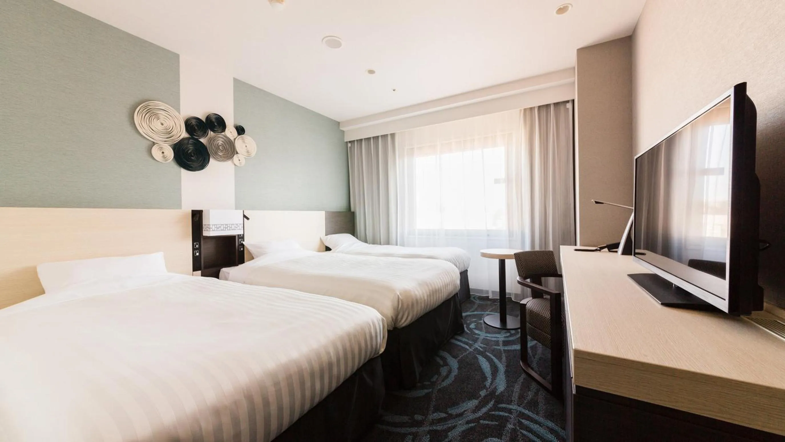 Bed in JR-East Hotel Mets Mizonokuchi