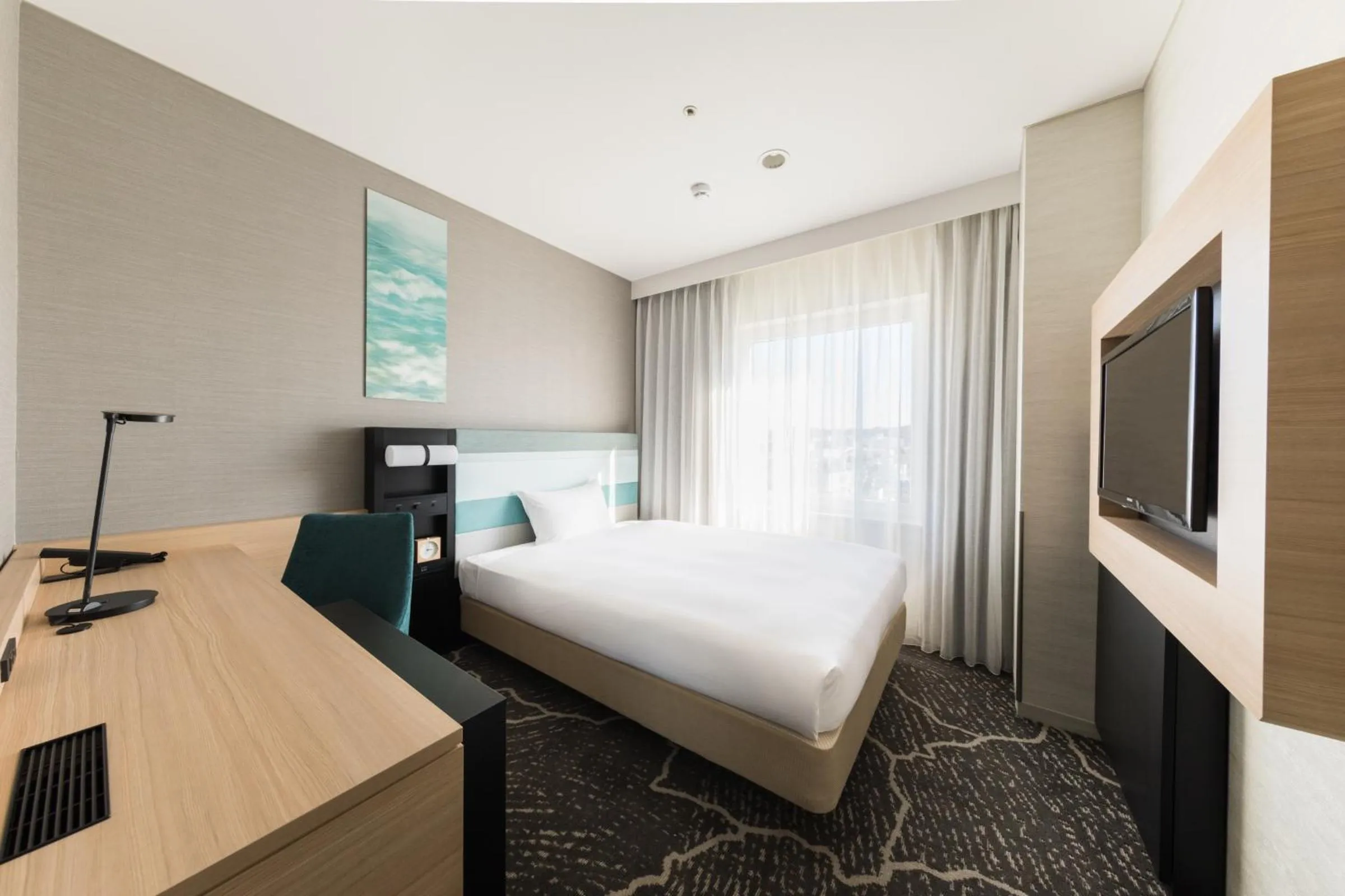 Bed in JR-East Hotel Mets Kamakura Ofuna