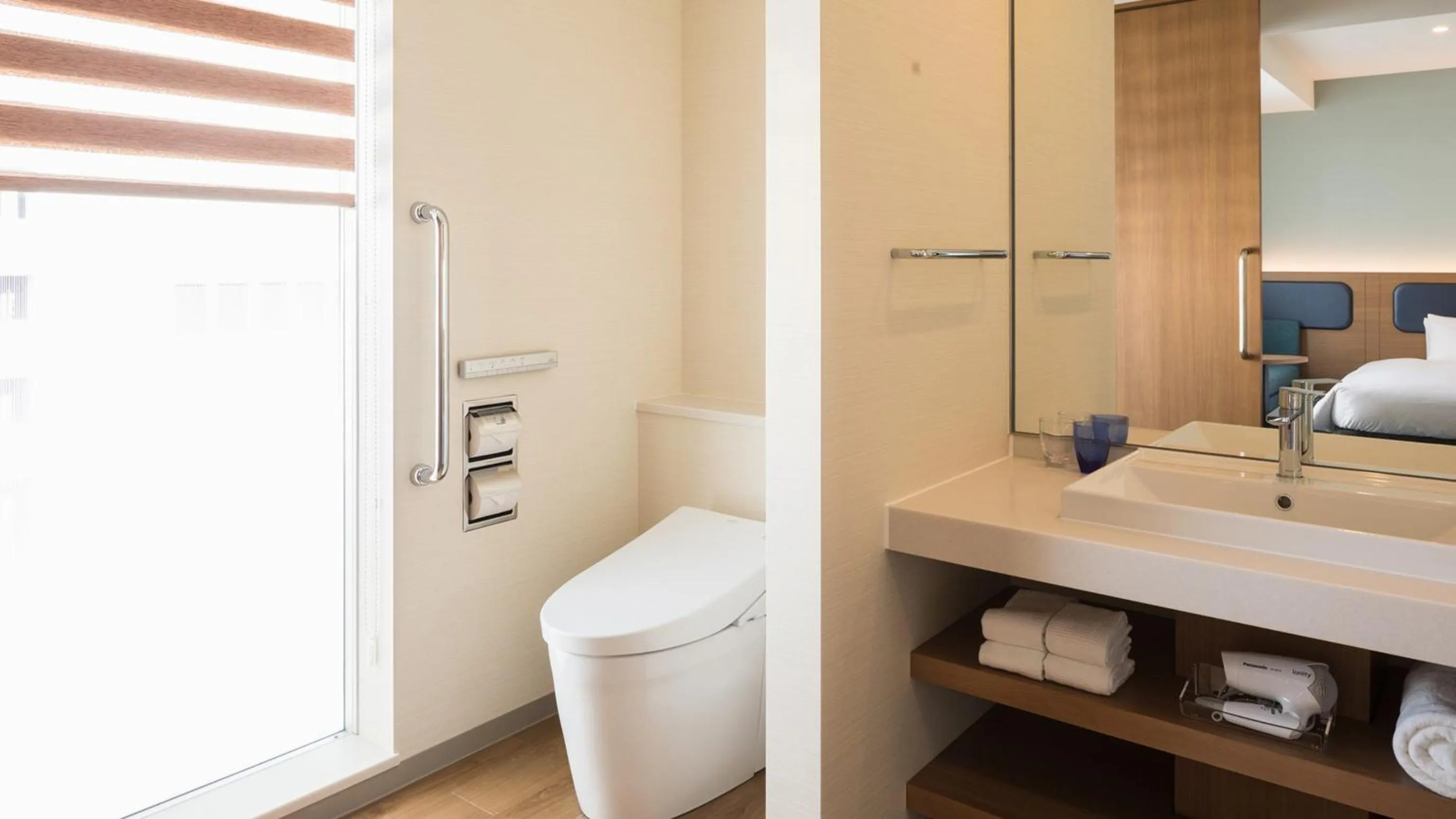 Toilet in JR-East Hotel Mets Funabashi