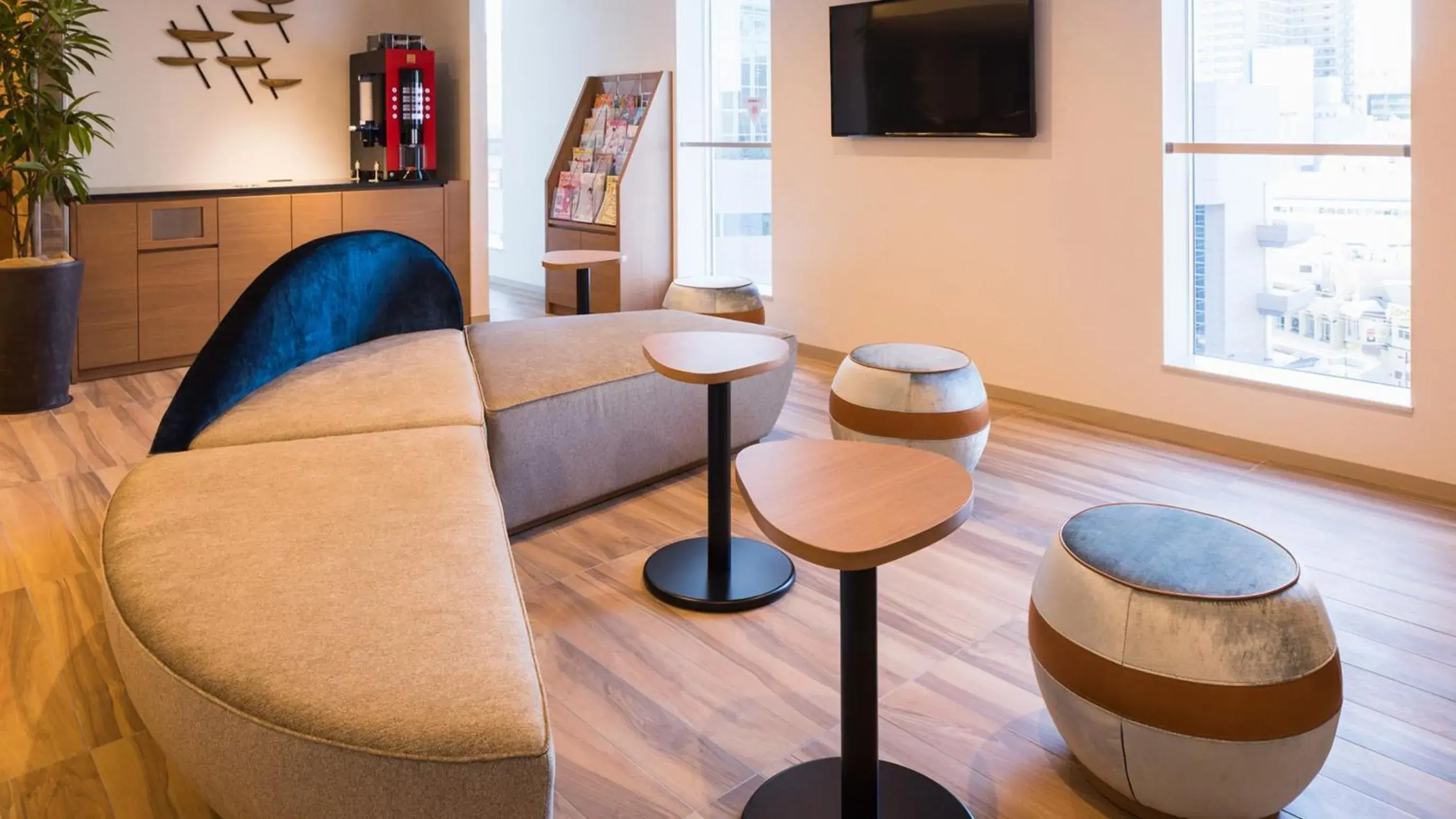 Lobby or reception in JR-East Hotel Mets Funabashi Lobby or reception in JR-East Hotel Mets Funabashi