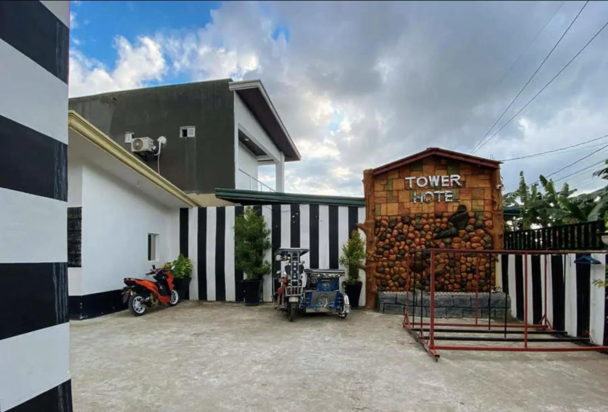 Property building in RedDoorz @ Piamonte Apartelle Santo Tomas Batangas