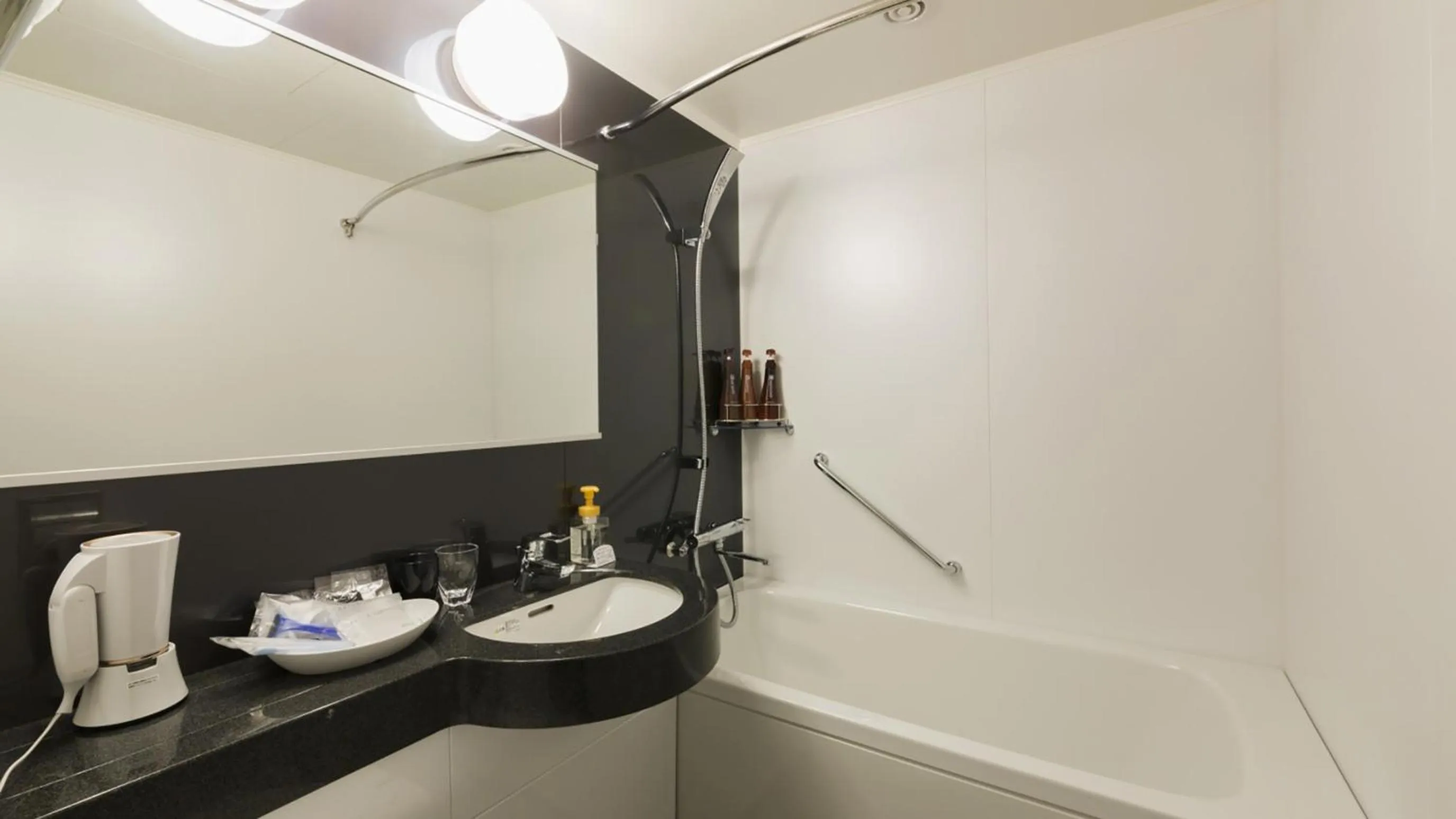 JR-East Hotel Mets Tsudanuma