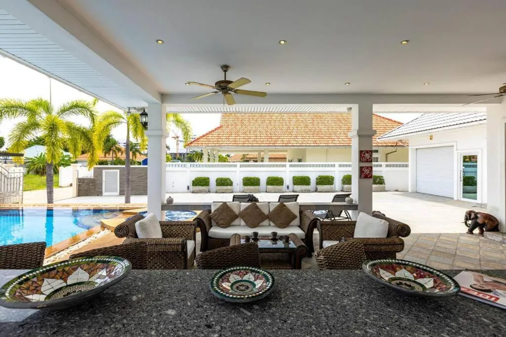 Private 3 Bedroom Pool Villa PP10