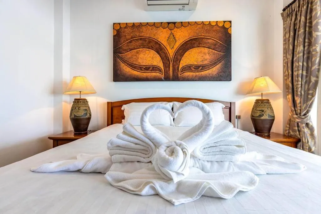 Bed in Private 3 Bedroom Pool Villa PP10