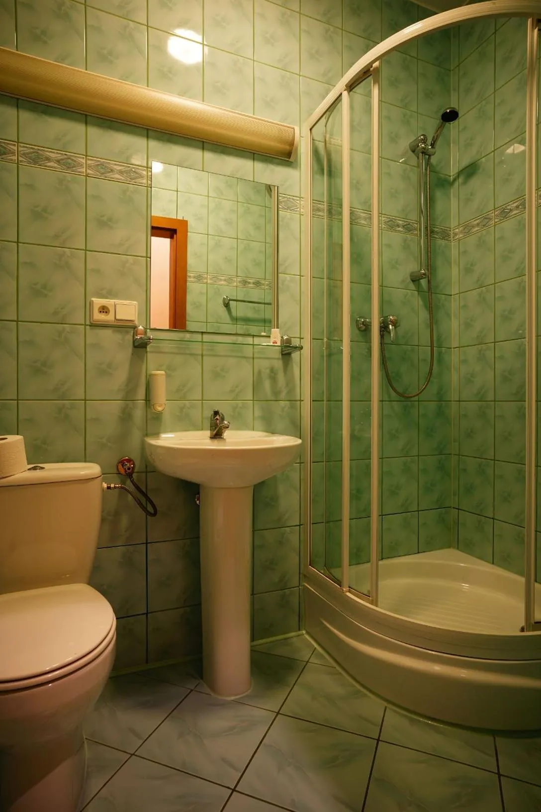 Shower in Noclegi w Lublińcu Lubex