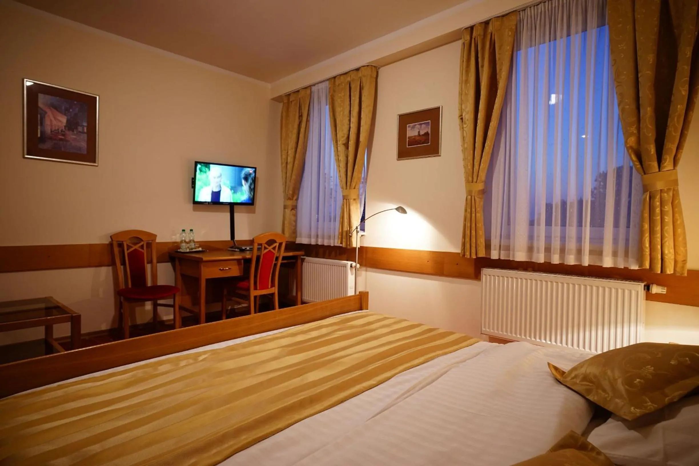 Bed in Noclegi w Lublińcu Lubex