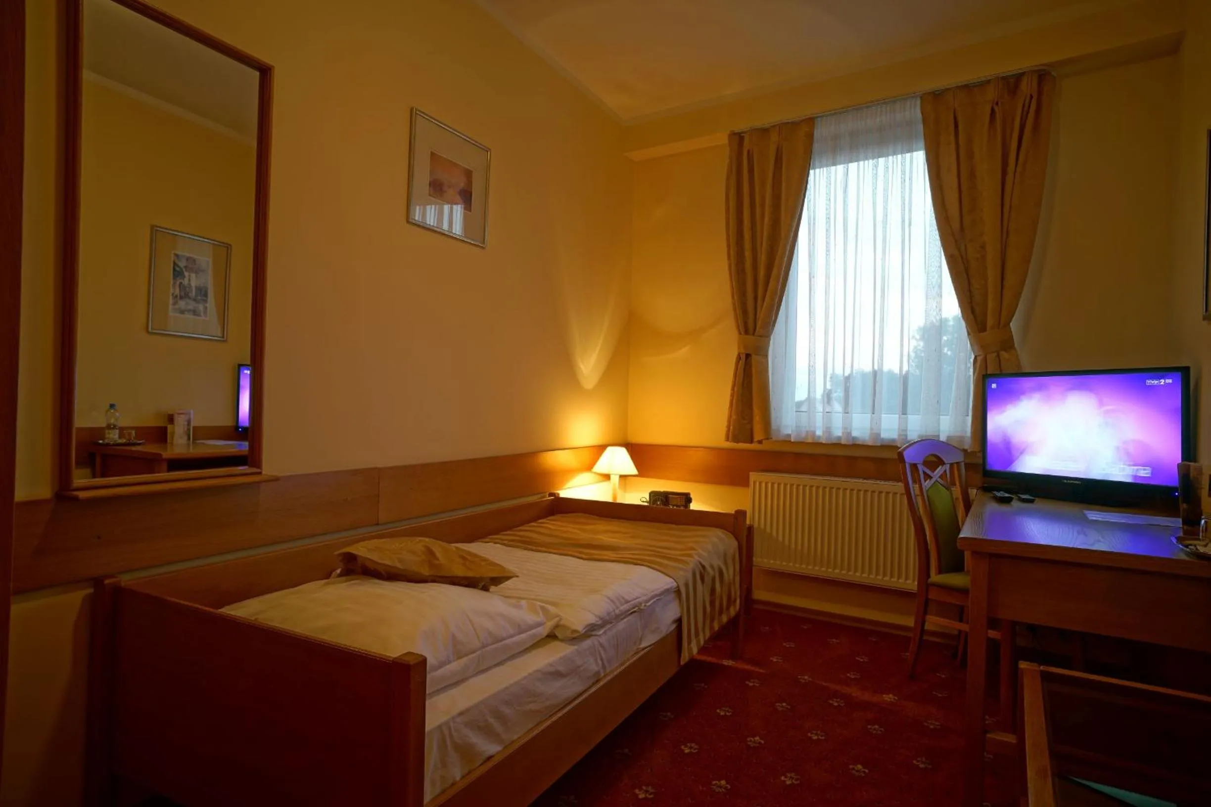 Bed in Noclegi w Lublińcu Lubex