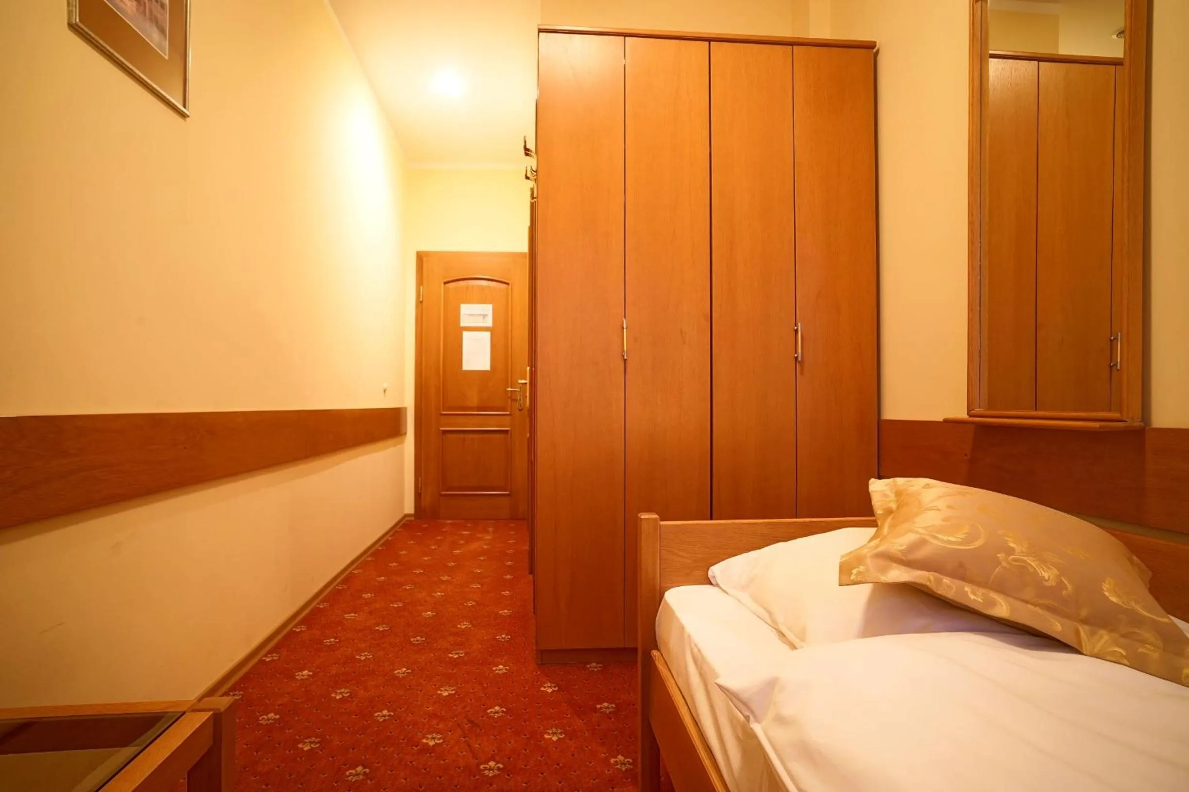 Bed in Noclegi w Lublińcu Lubex