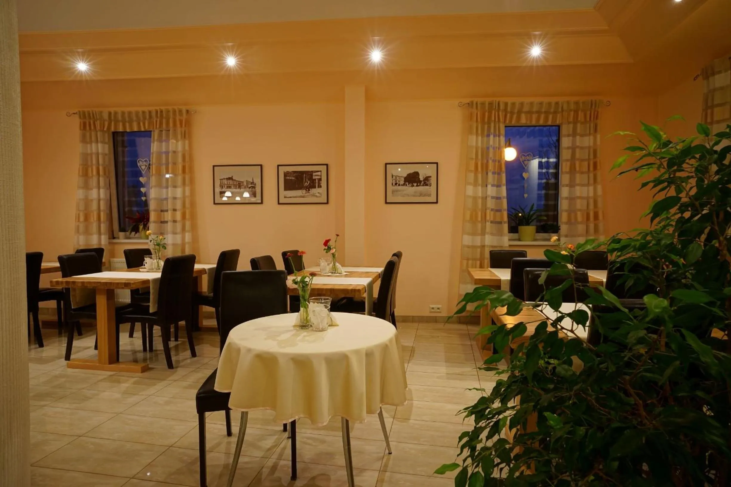 Restaurant/places to eat in Noclegi w Lublińcu Lubex