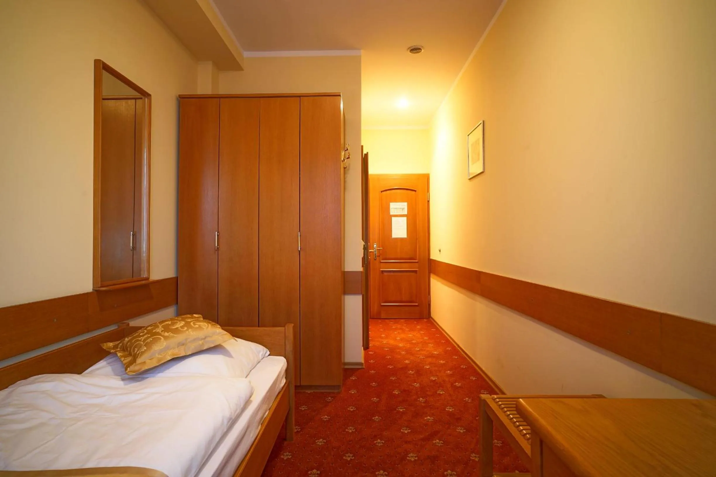 Bed in Noclegi w Lublińcu Lubex