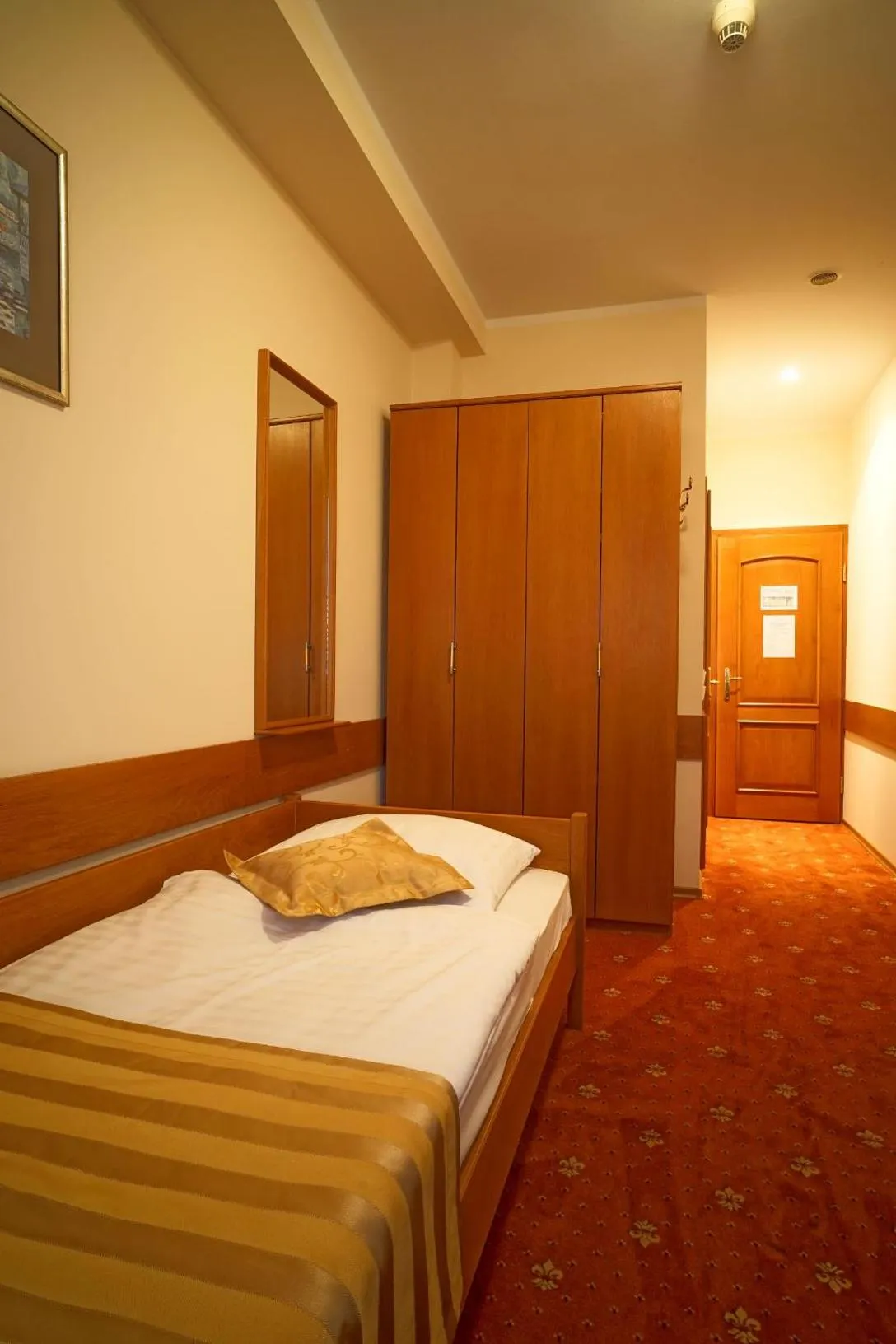 Bed in Noclegi w Lublińcu Lubex