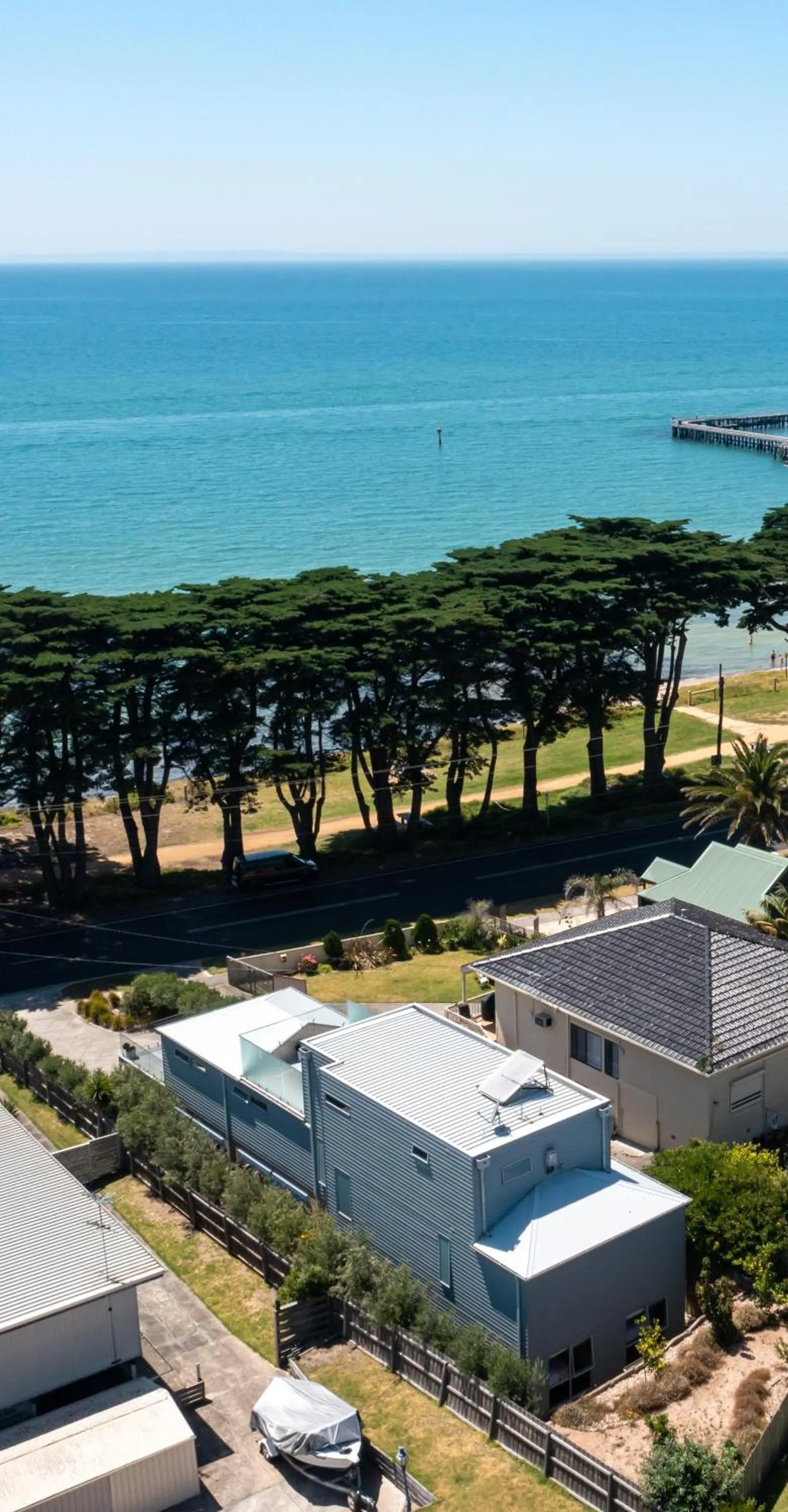 Luxurious 4 Bedroom House with Stunning Beach view in St Leonards