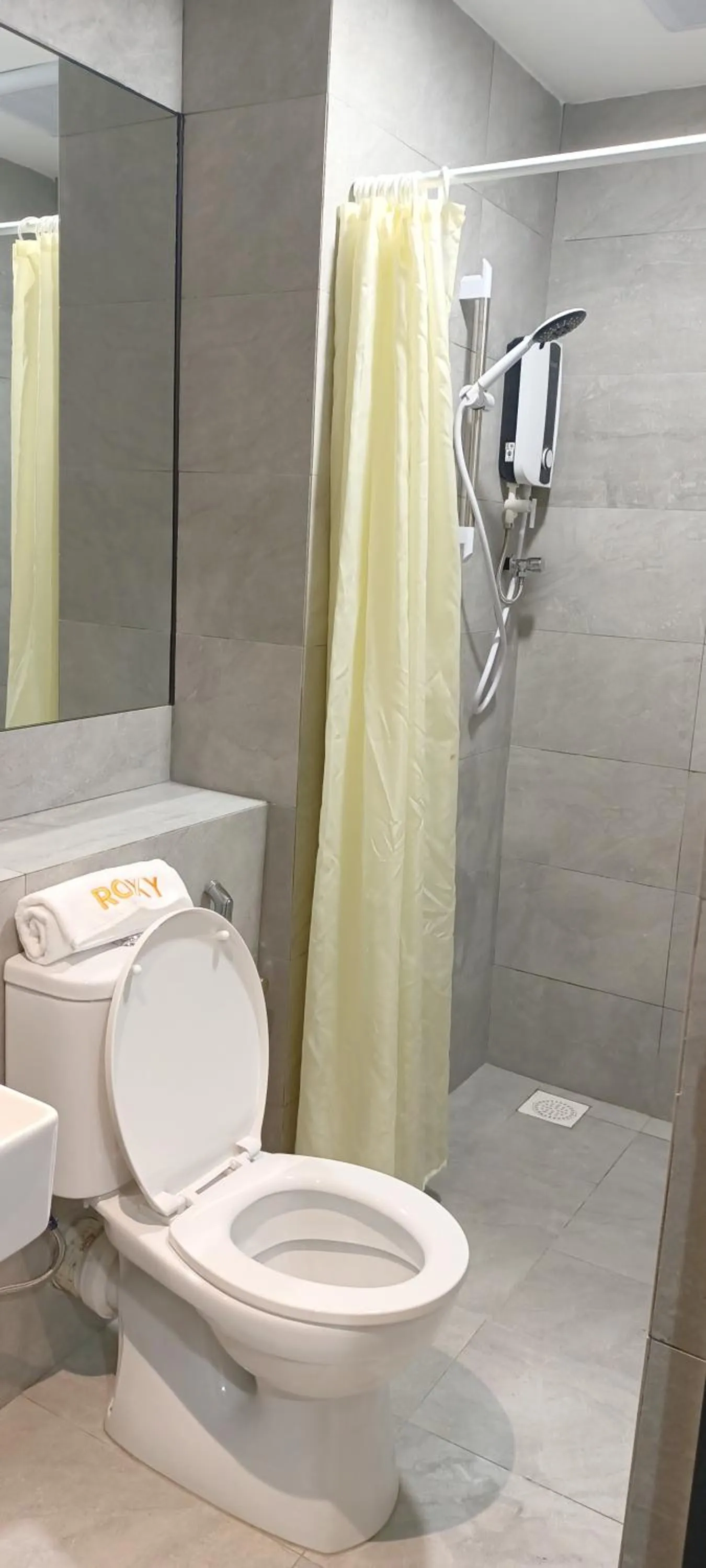 Bathroom in Roxy Hotel Sri Aman