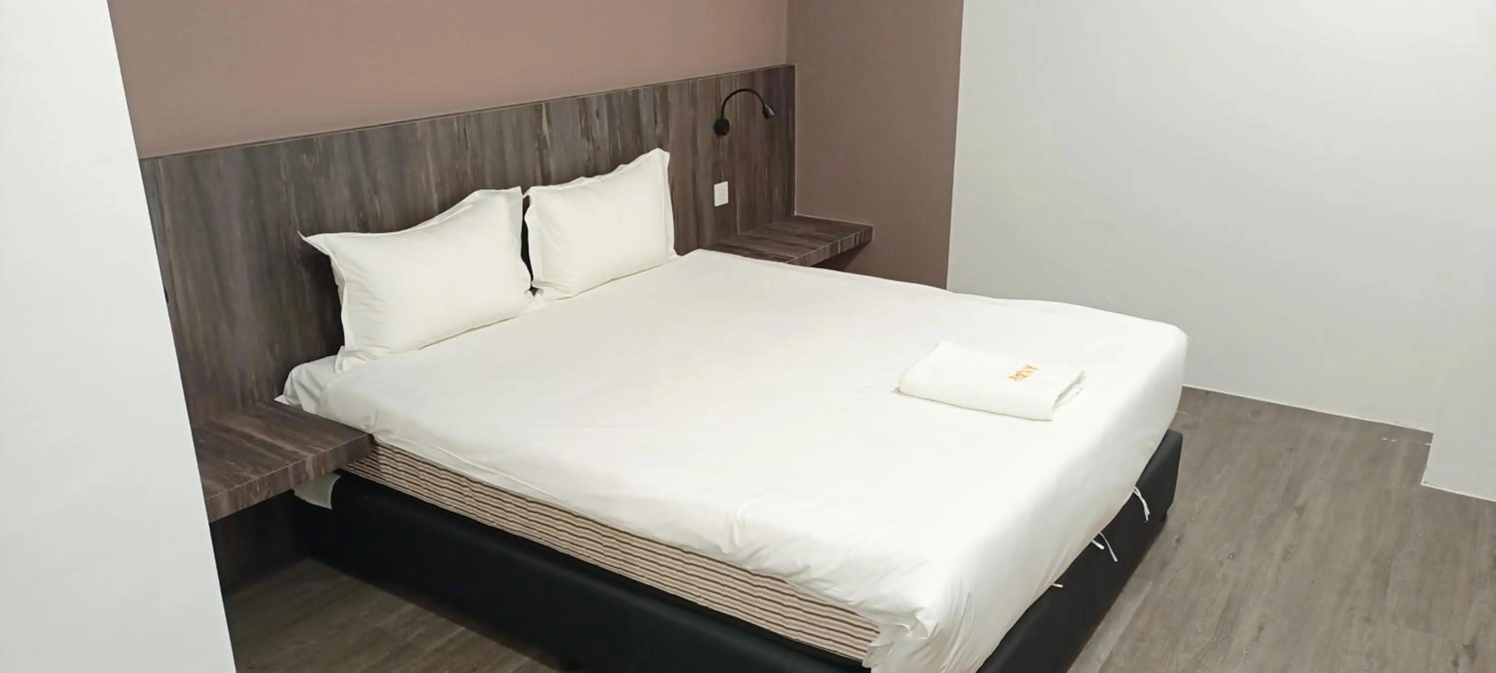 Bedroom, Bed in Roxy Hotel Sri Aman