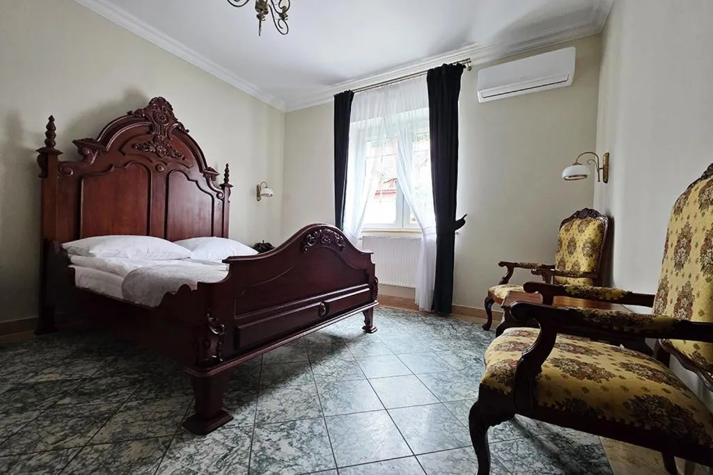 Zielony Kompleks Dwór Ostoya