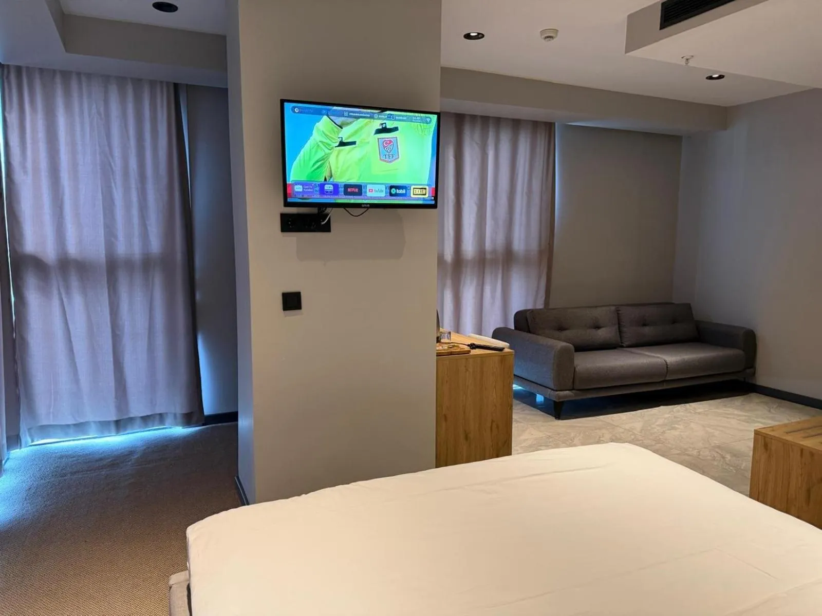 Bed in SHERLOCK HOMES HOTELS