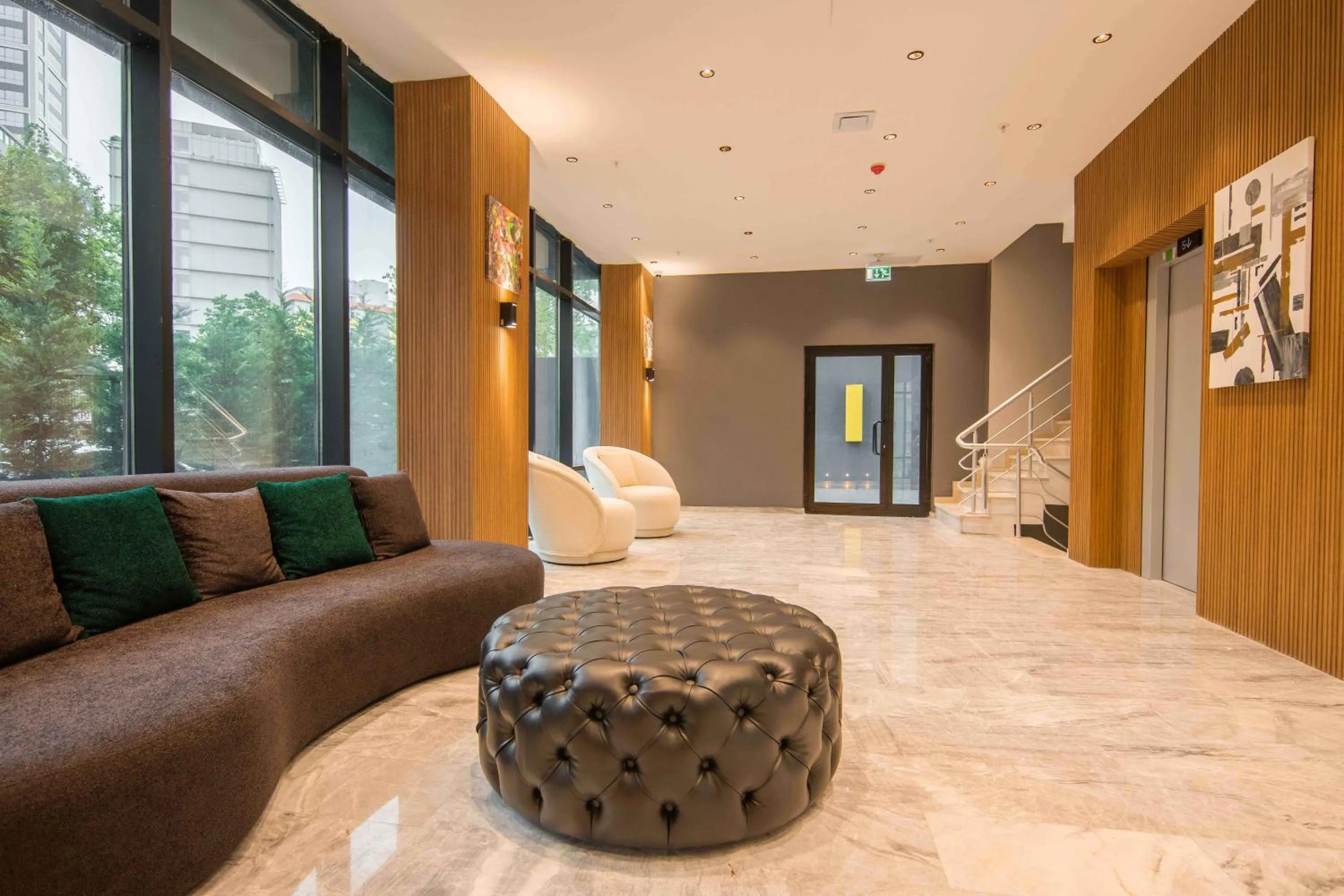 Lobby or reception in SHERLOCK HOMES HOTELS