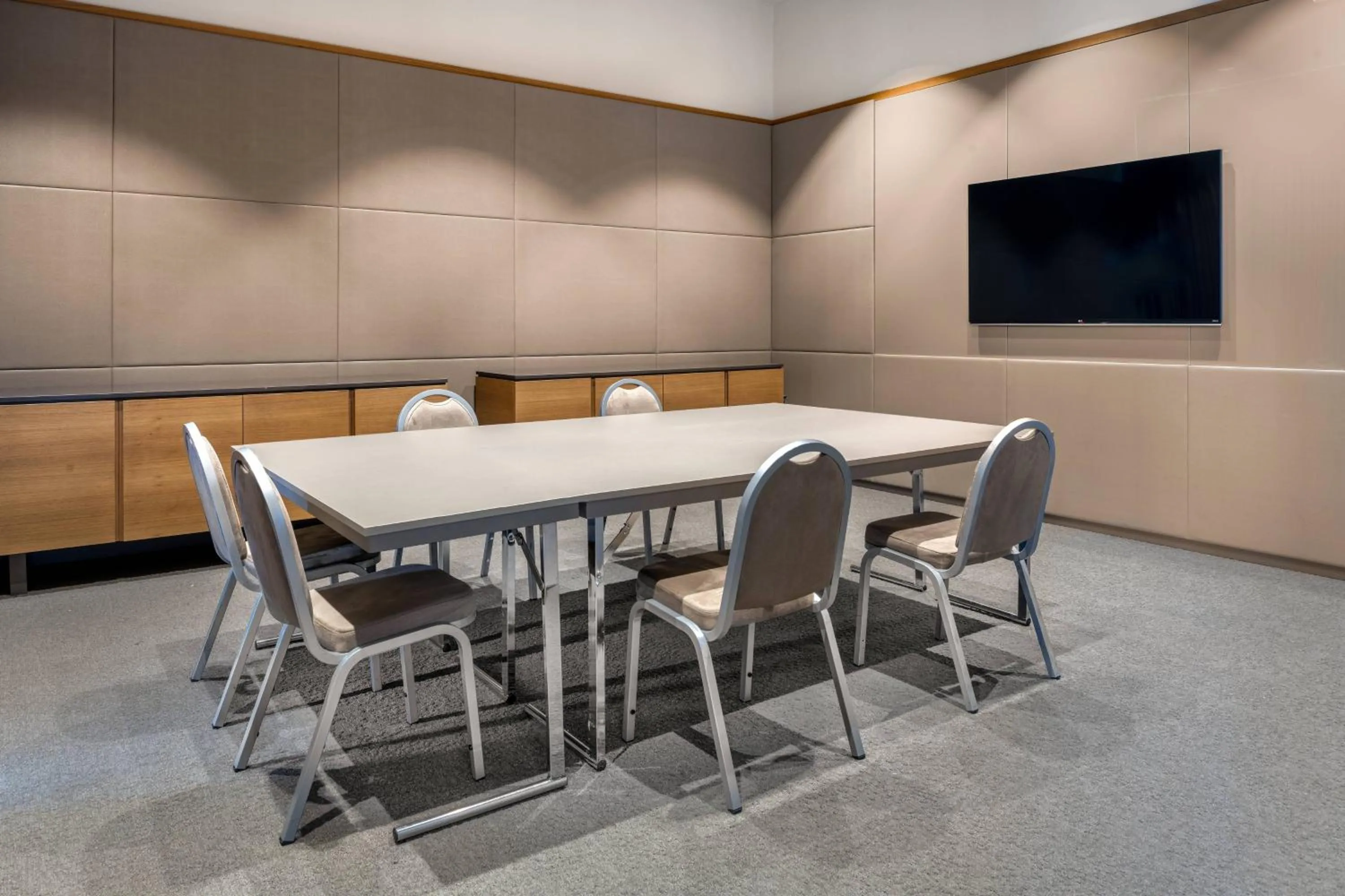 Meeting/conference room in AC Hotel Diagonal L'Illa by Marriott