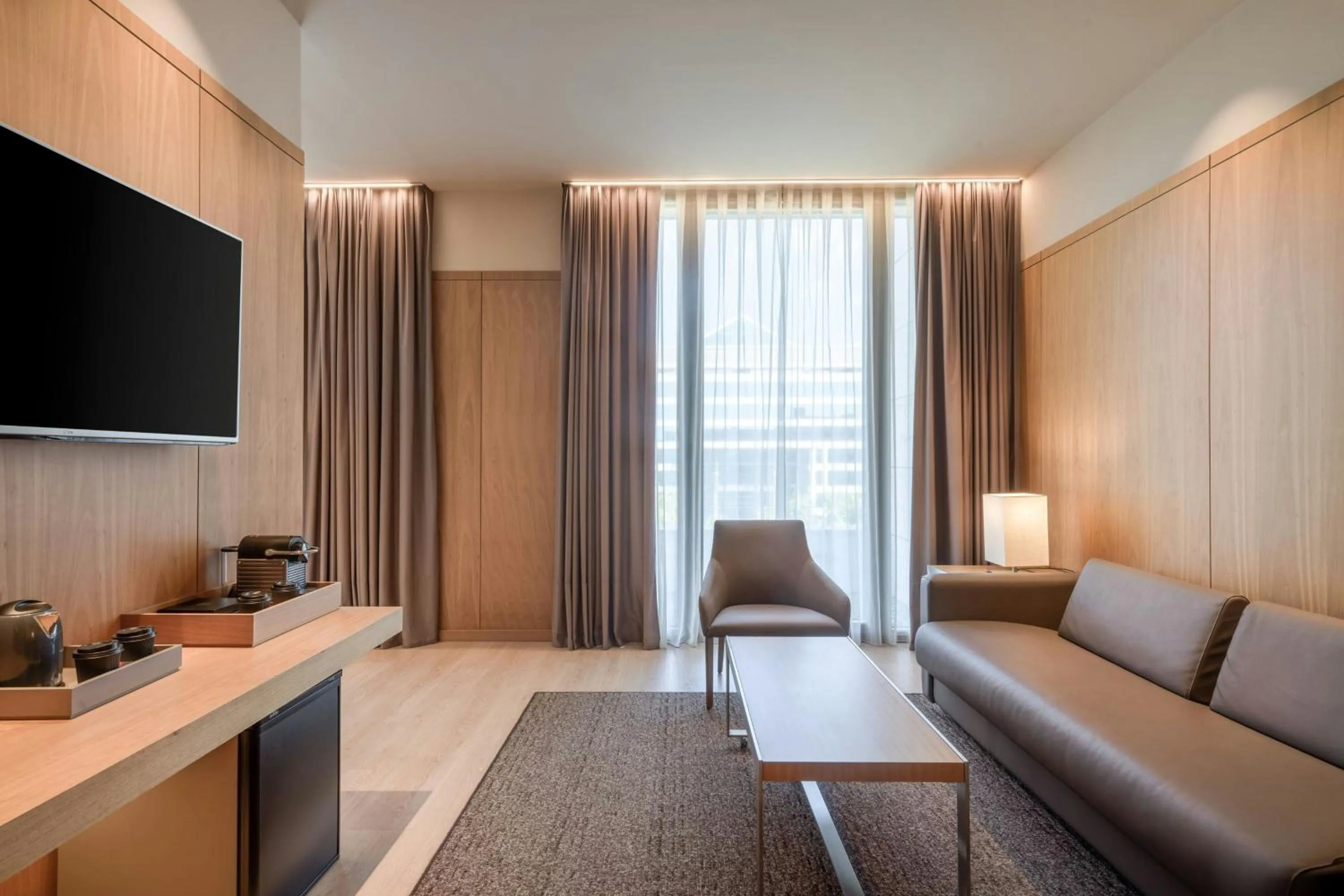 Photo of the whole room in AC Hotel Diagonal L'Illa by Marriott