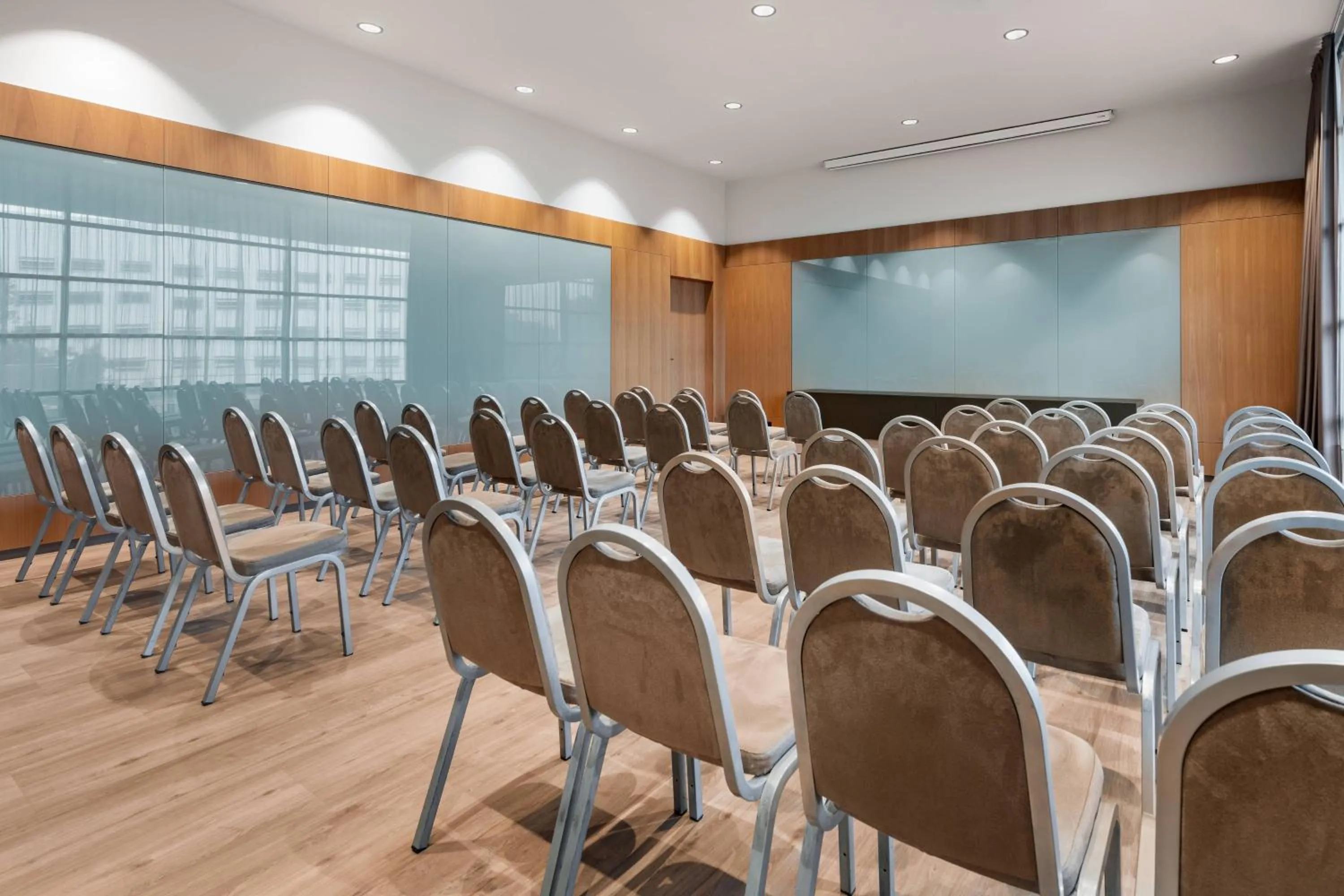 Meeting/conference room in AC Hotel Diagonal L'Illa by Marriott