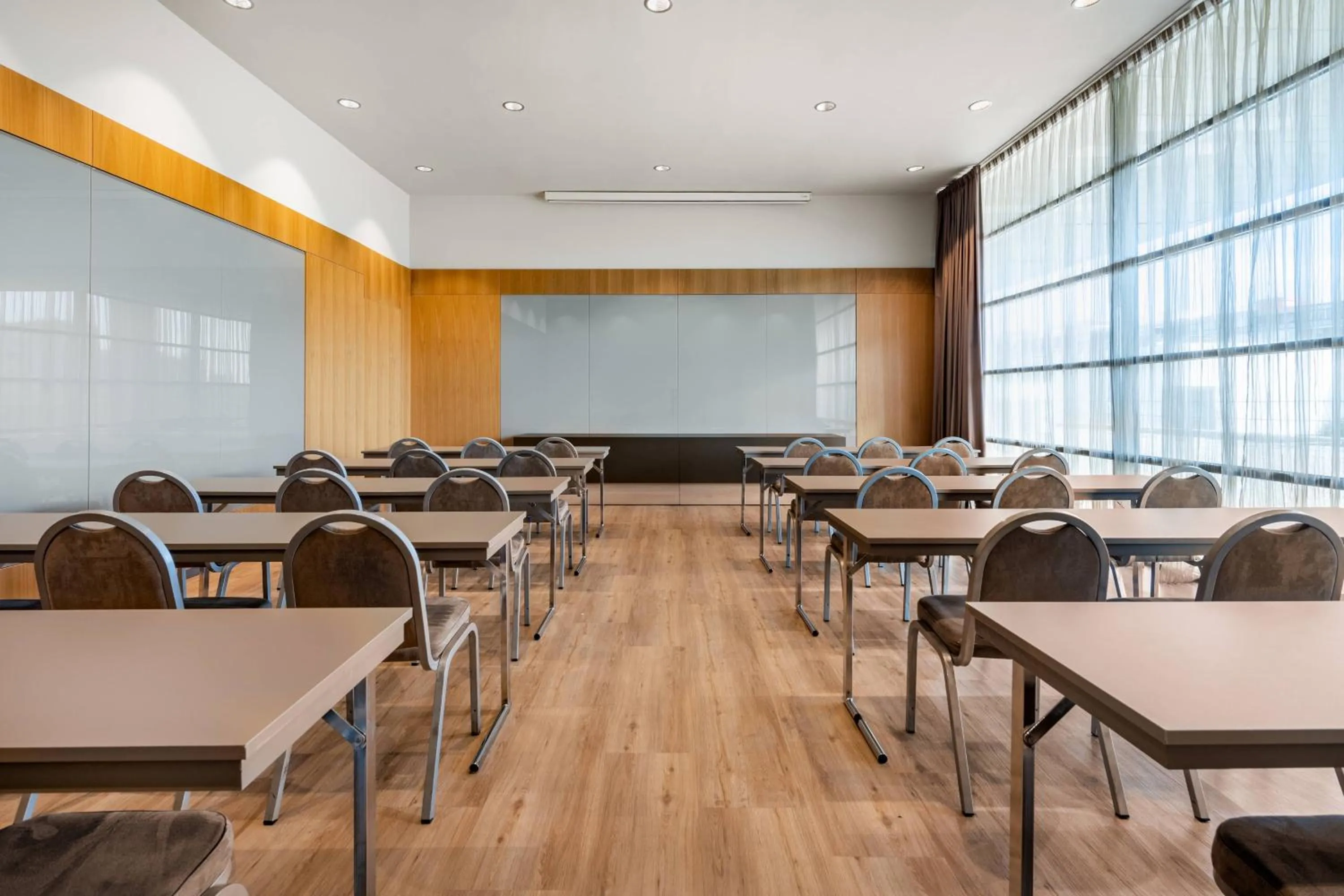 Meeting/conference room in AC Hotel Diagonal L'Illa by Marriott