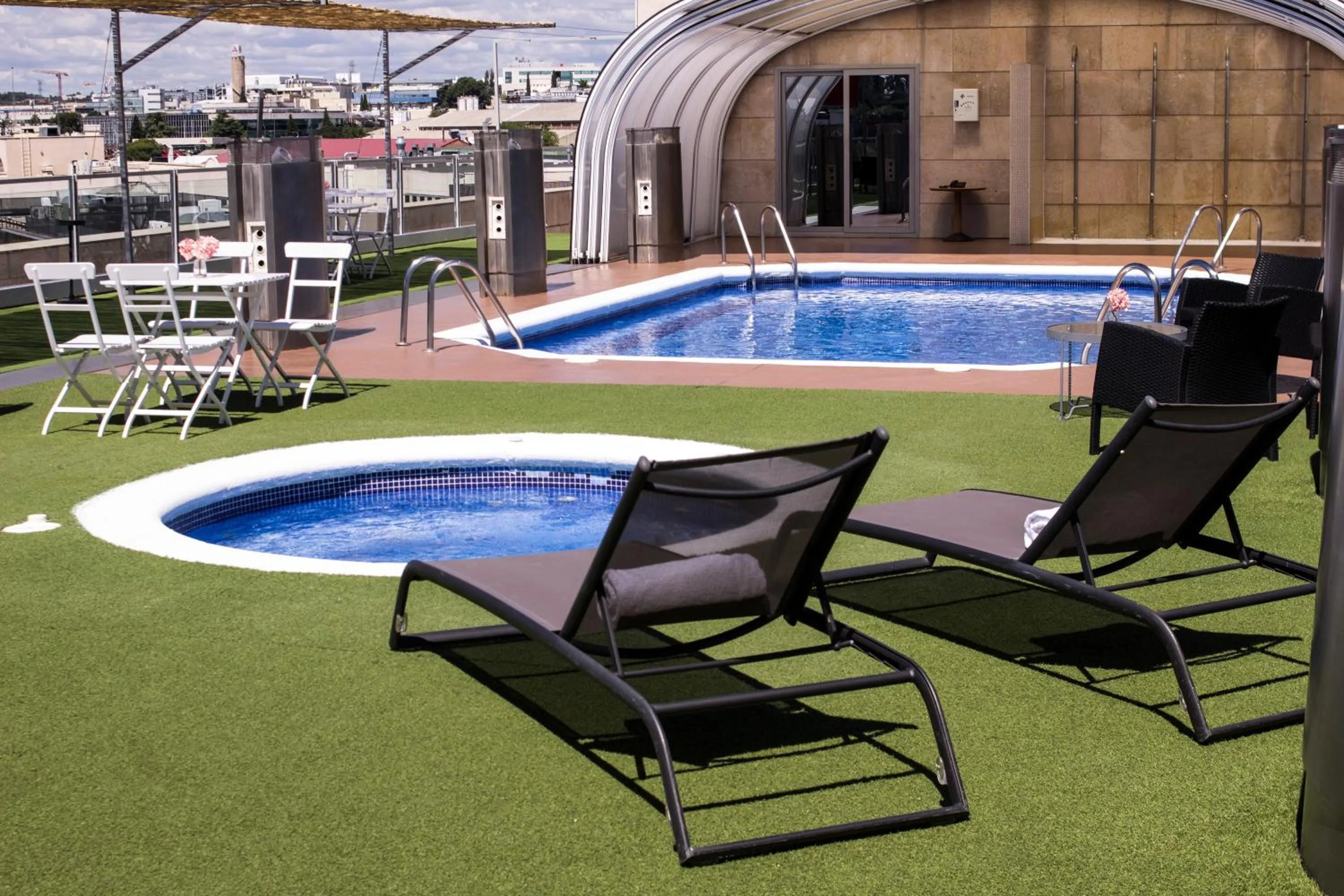 Swimming pool in Amura Alcobendas