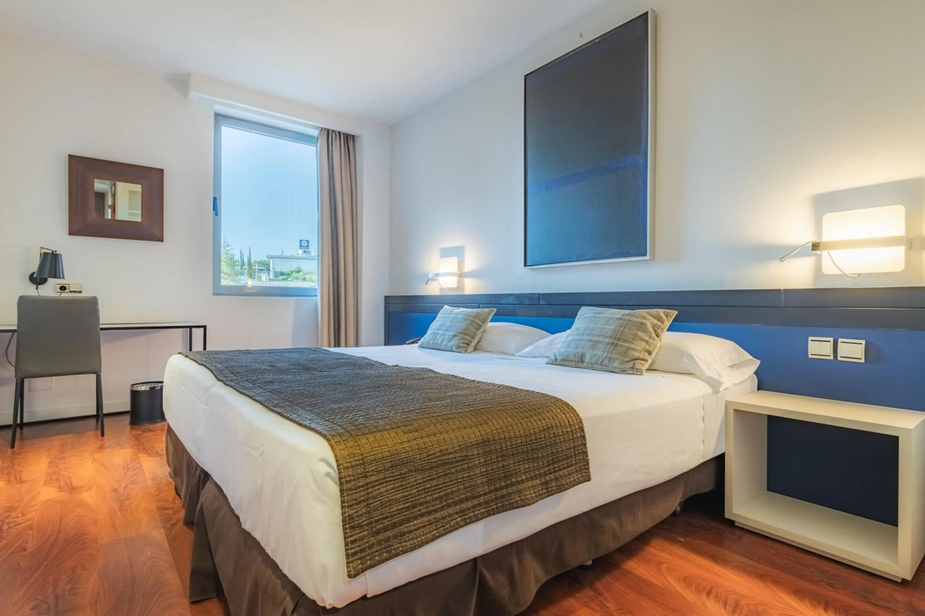 Bedroom, Bed in Amura Alcobendas