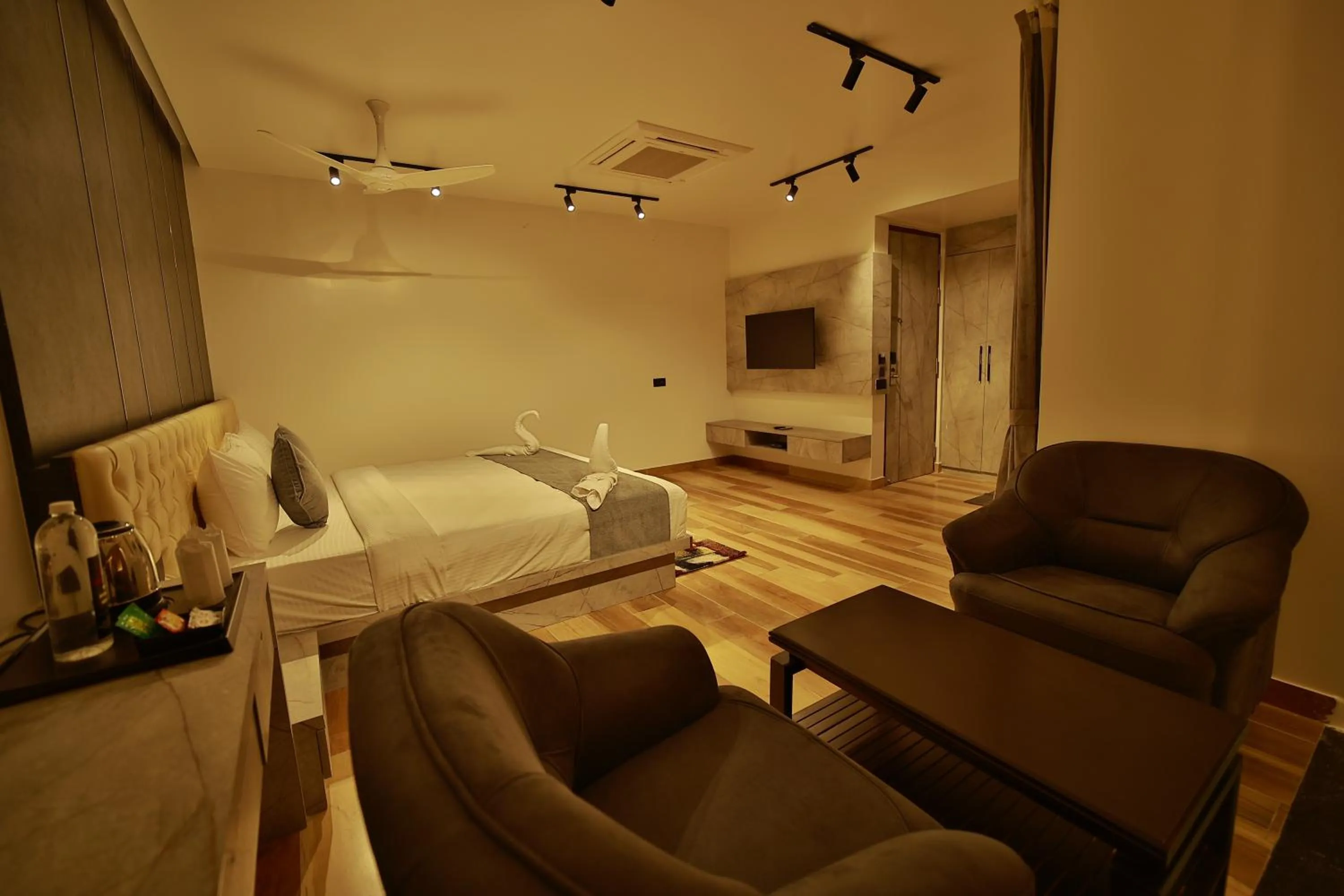 Photo of the whole room, Bed in The Mysore Grand