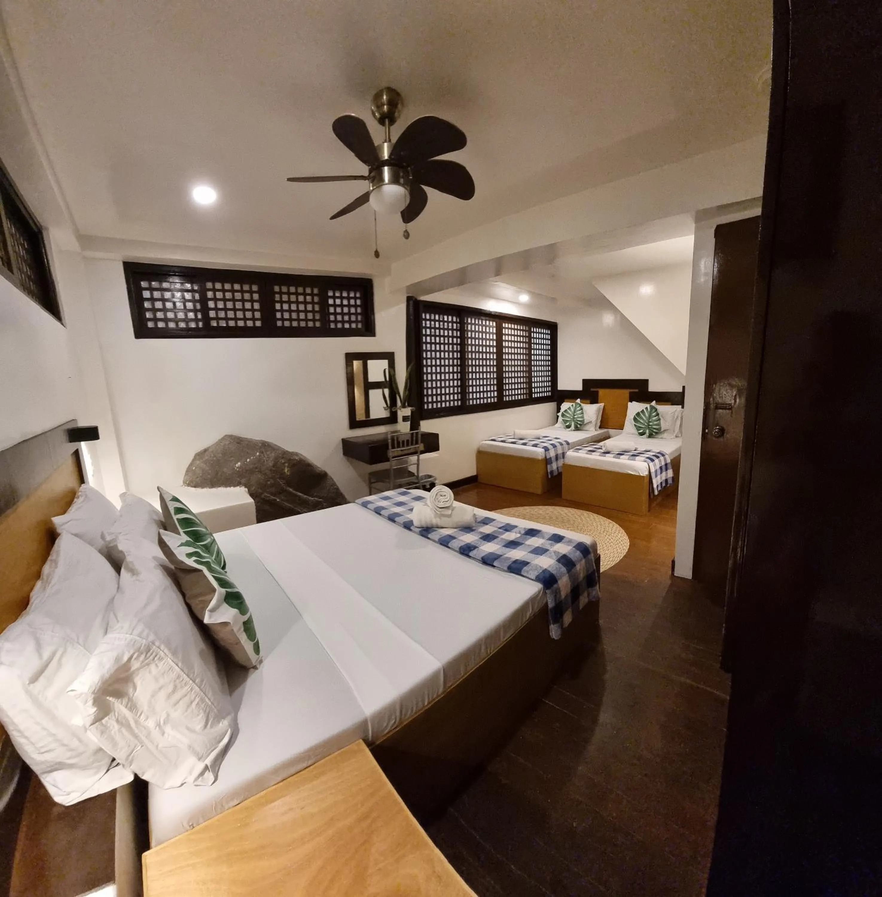 Photo of the whole room, Bed in Aquaventure Reef Club