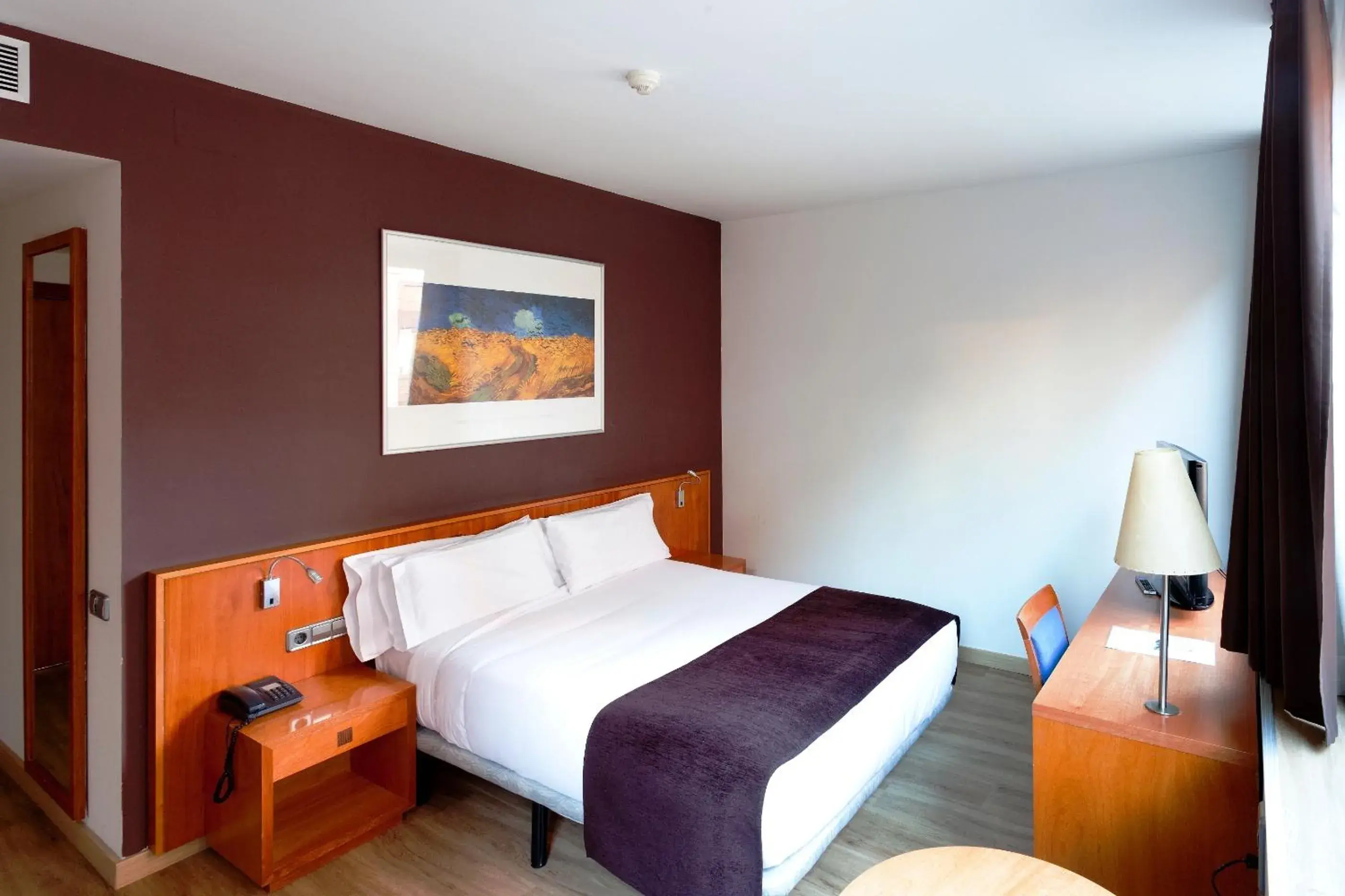 Photo of the whole room, Bed in Hotel Viladomat Photo of the whole room, Bed in Hotel Viladomat