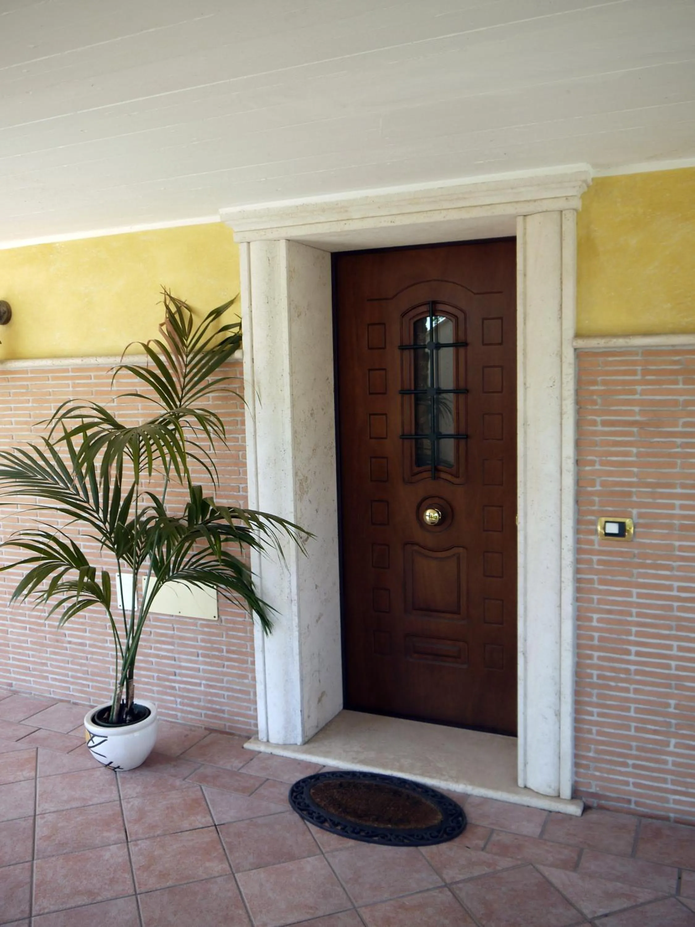 Facade/entrance in Alba Chiara