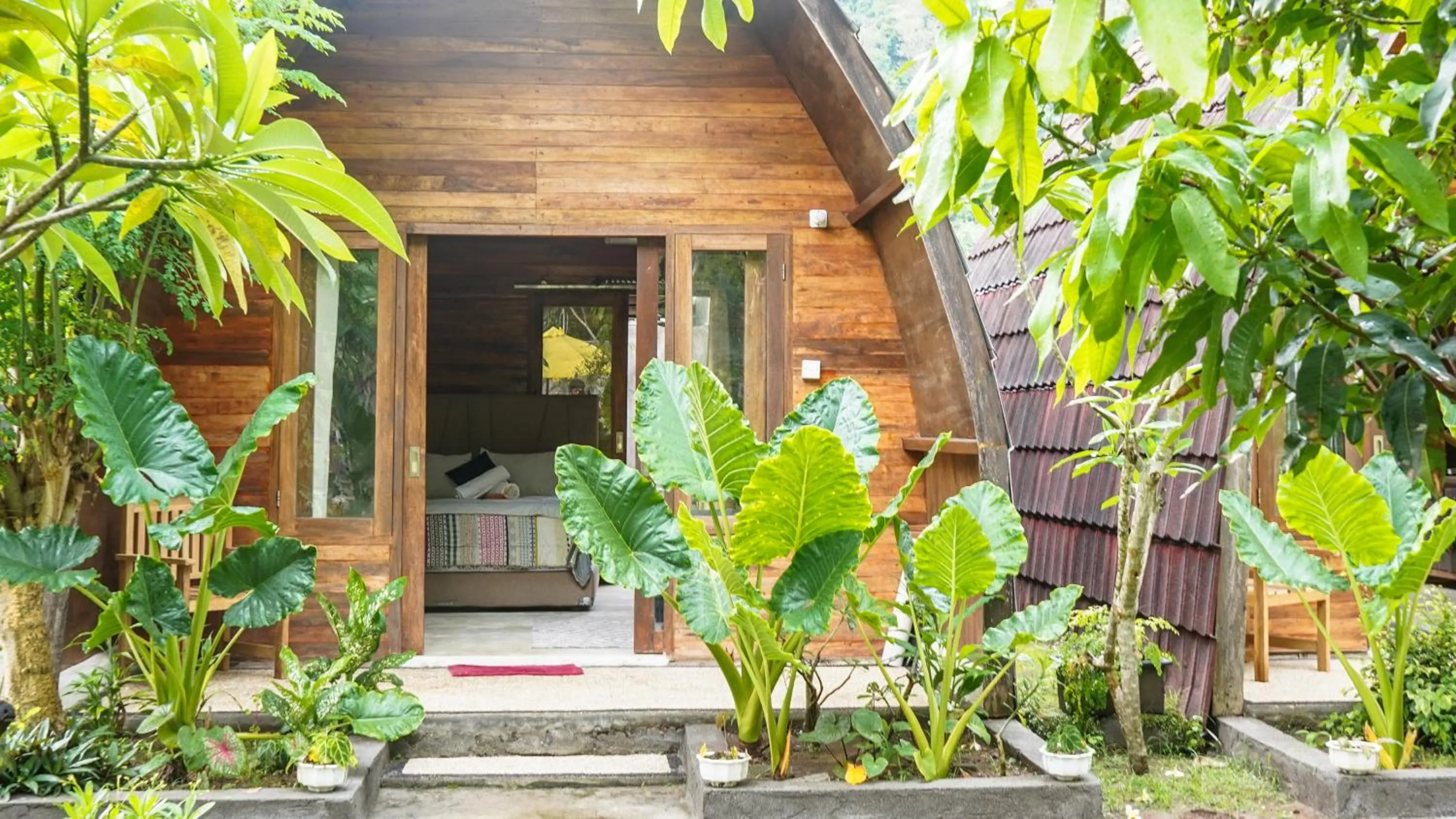 Facade/entrance in Lullabi Lumbung Villa