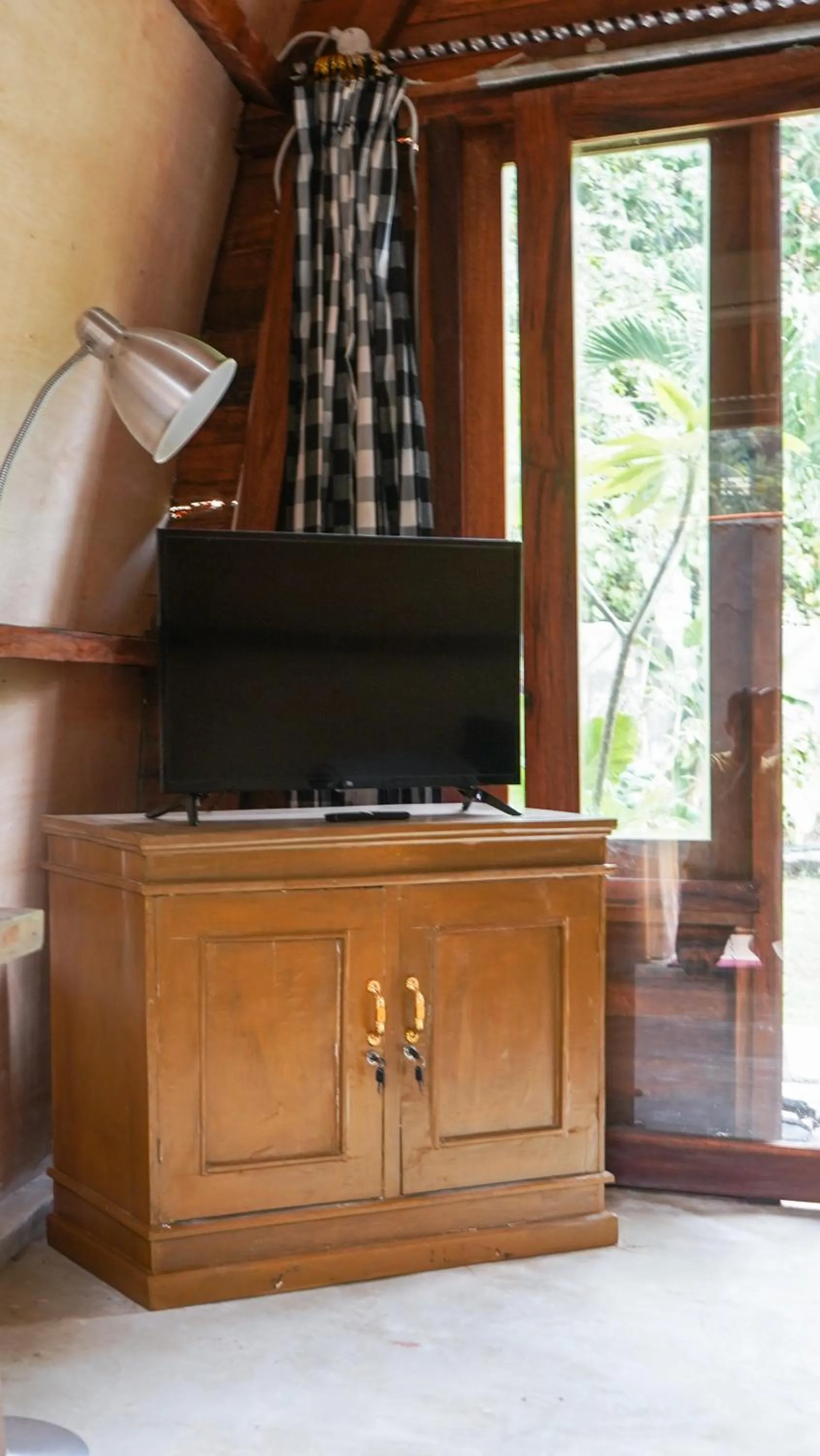 TV and multimedia in Lullabi Lumbung Villa