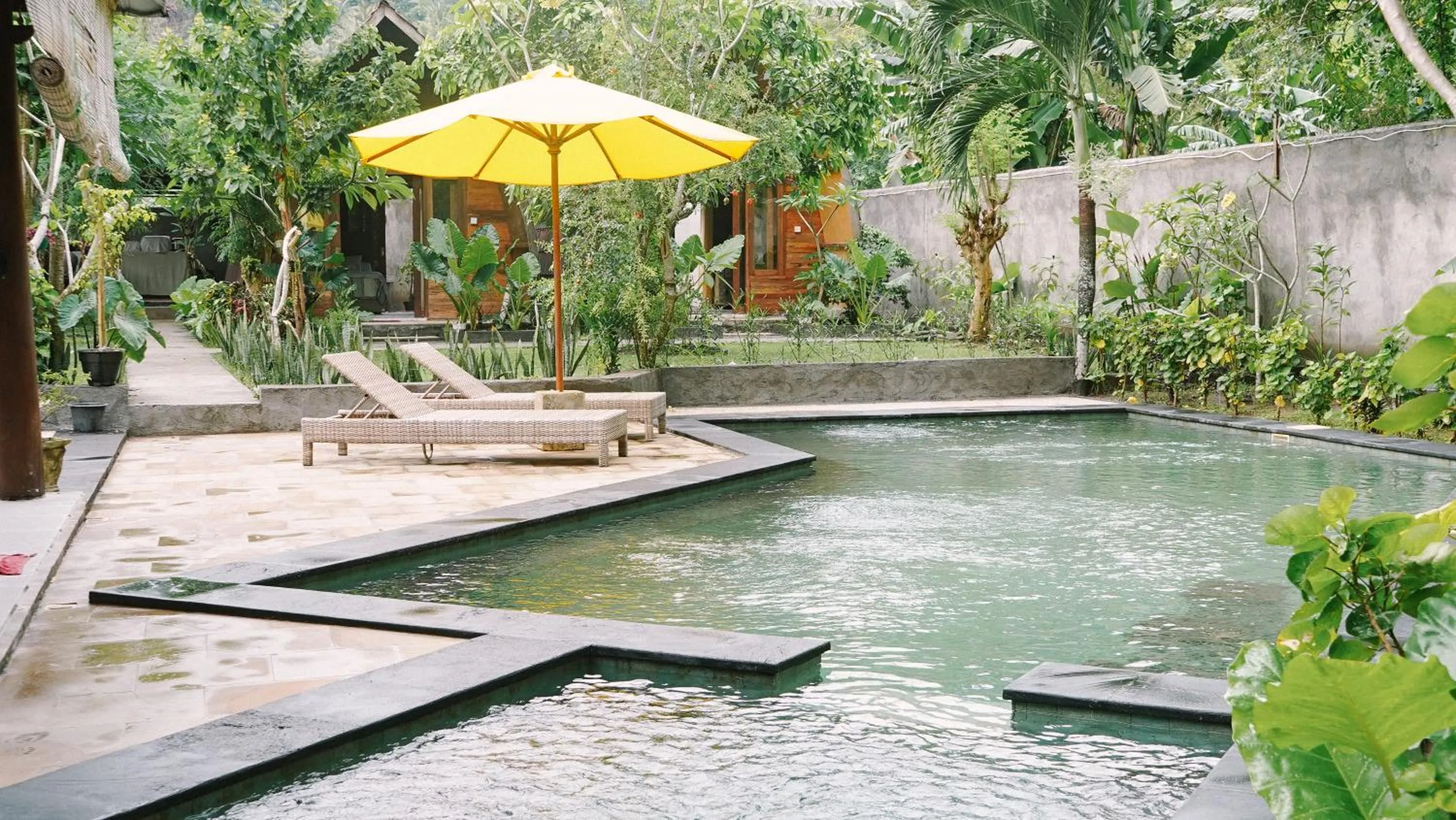 Swimming pool in Lullabi Lumbung Villa