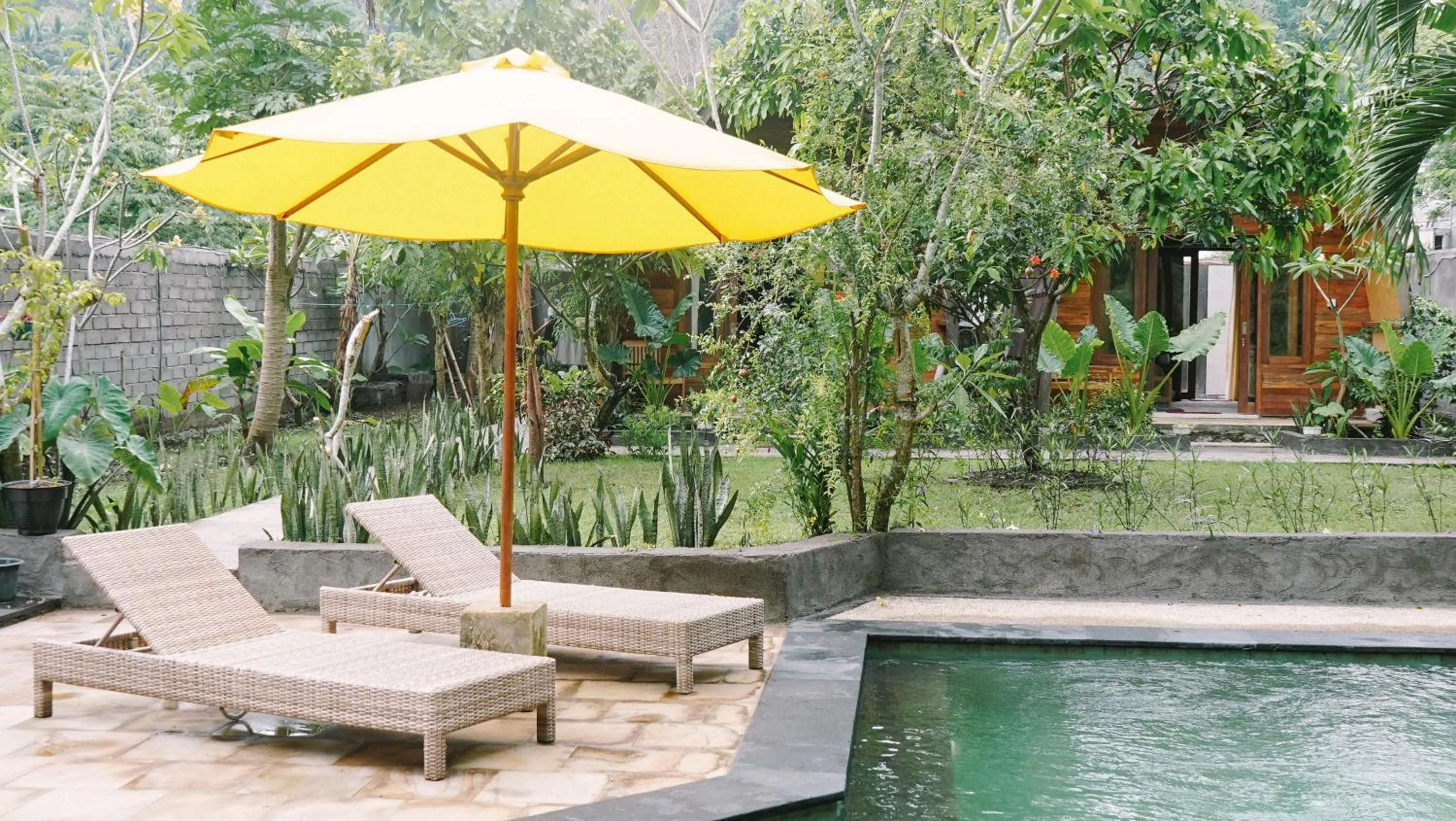 Swimming pool in Lullabi Lumbung Villa