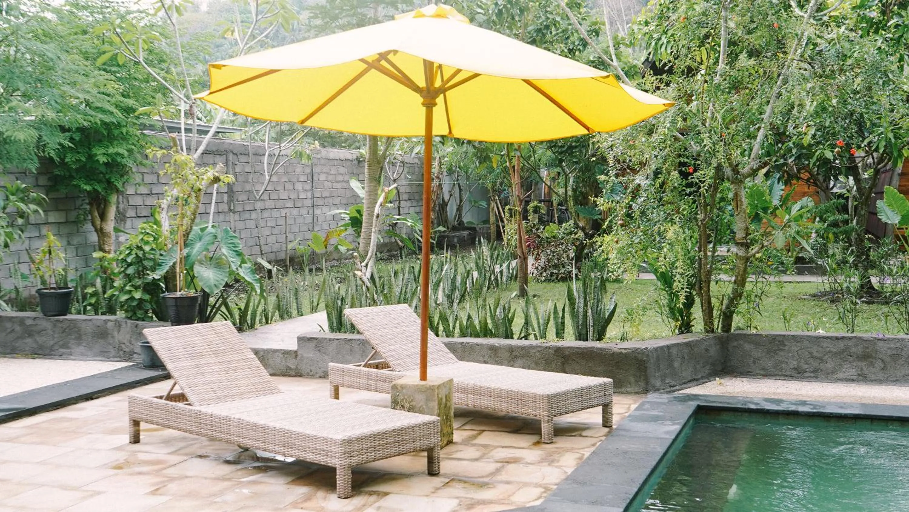 sunbed in Lullabi Lumbung Villa