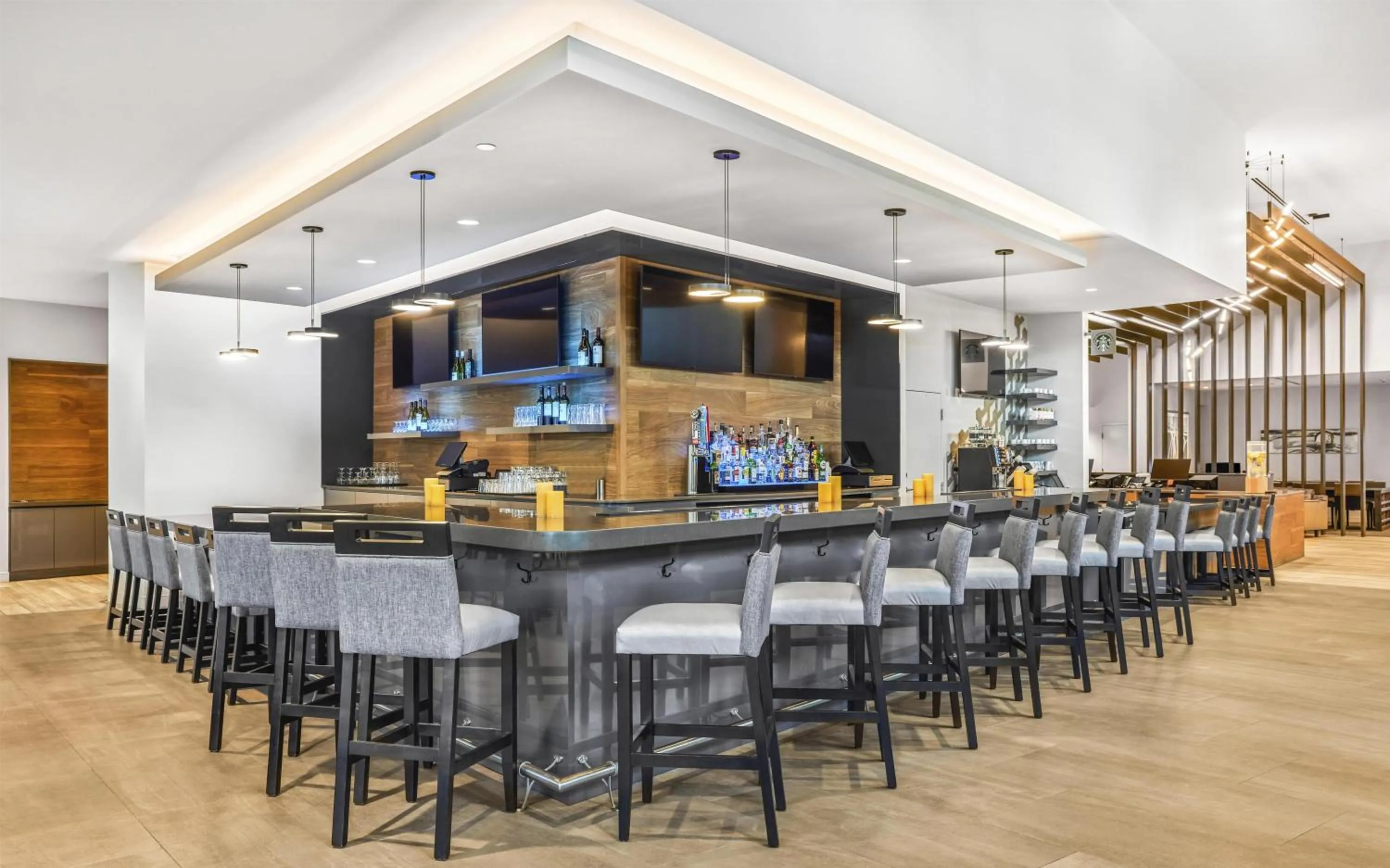 Lounge or bar in Hyatt Place Houston Medical Center