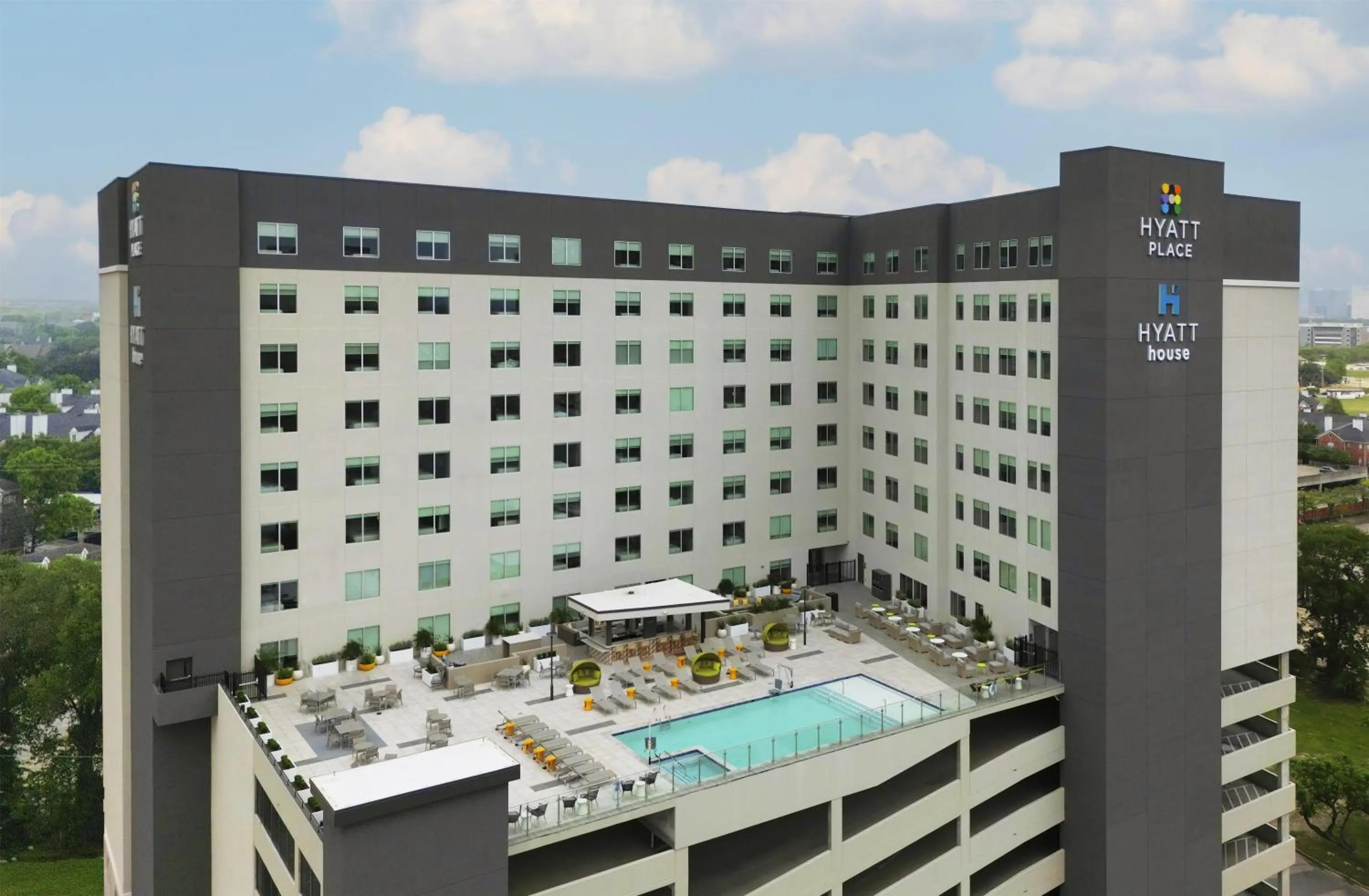 Property building in Hyatt Place Houston Medical Center