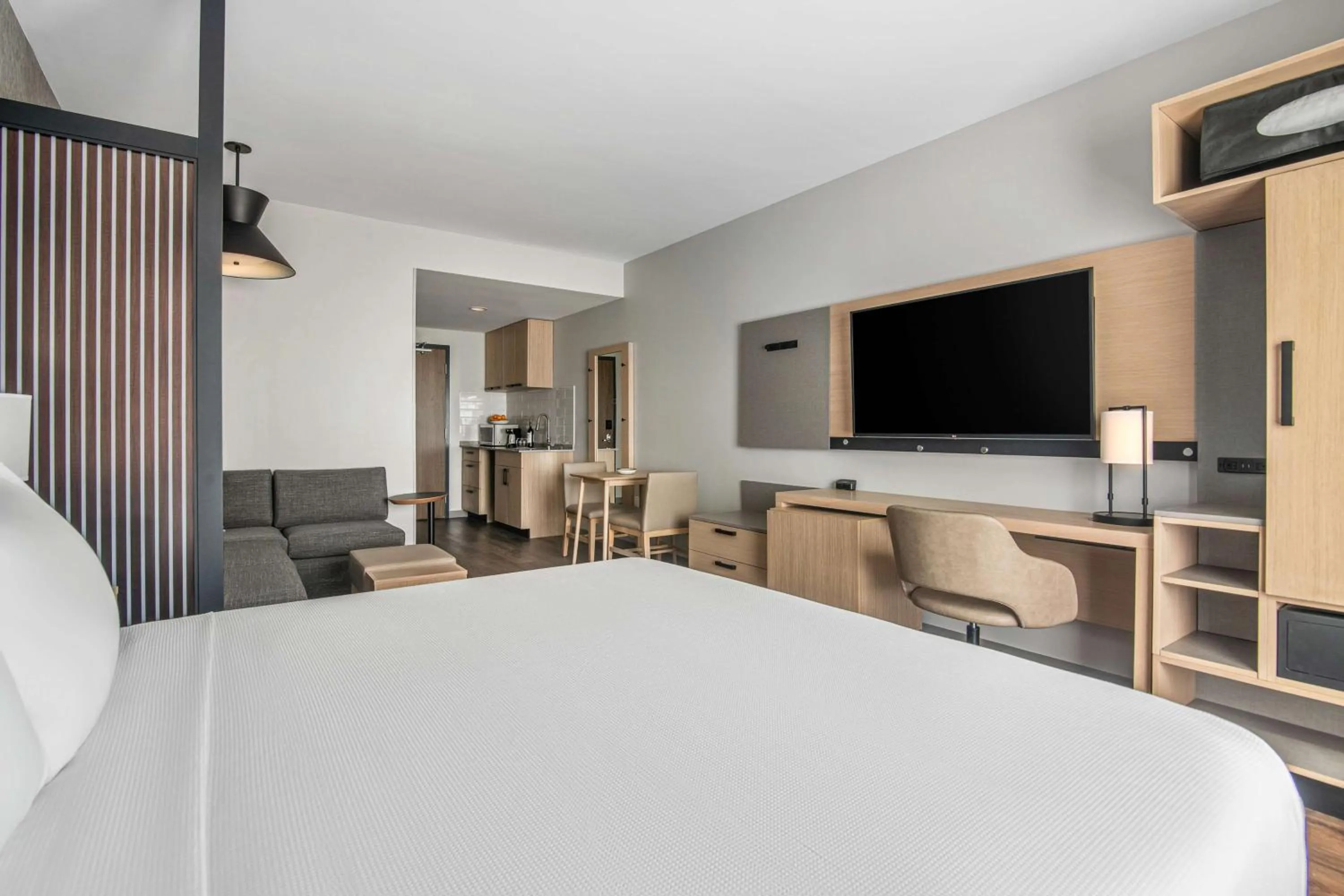 Bedroom in Hyatt Place Newark-Silicon Valley